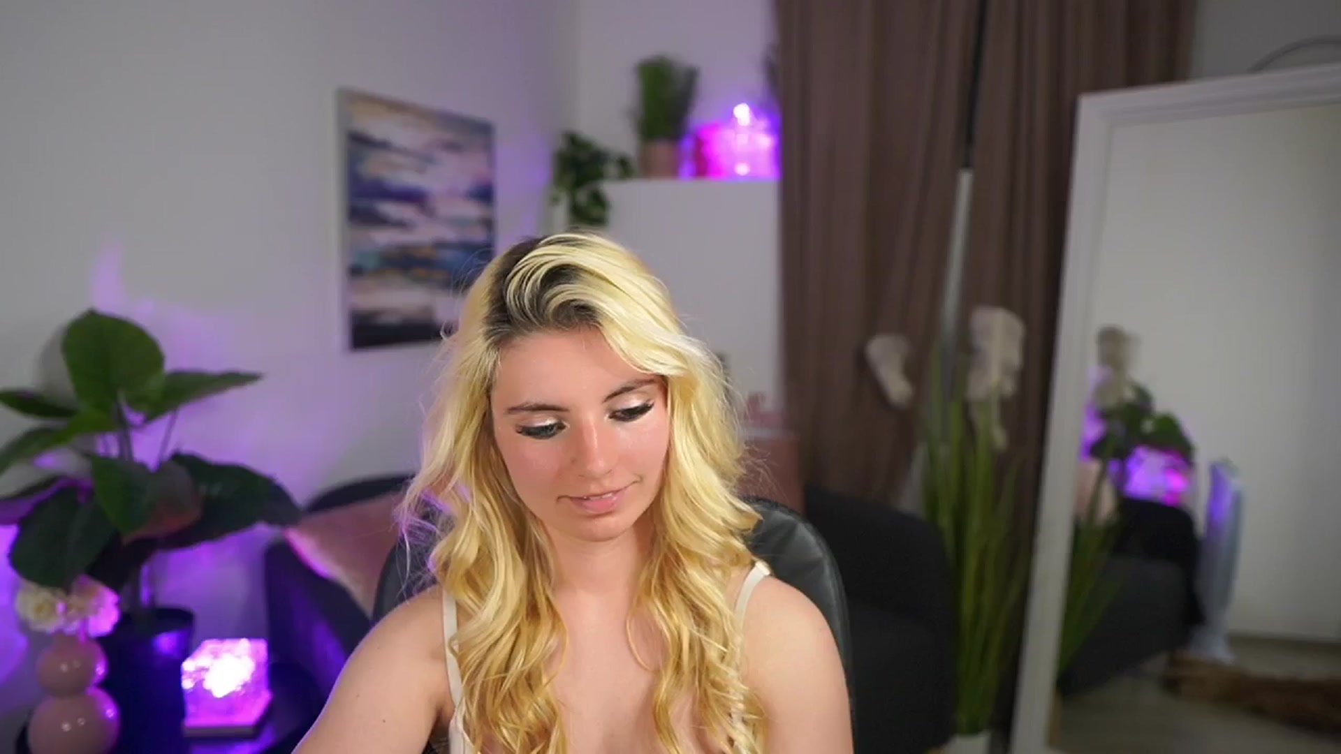 Gallery image thumbnail from Jetpearl74's myfreecams stream on, 04/12/2026, 23:23 image 14 of 20