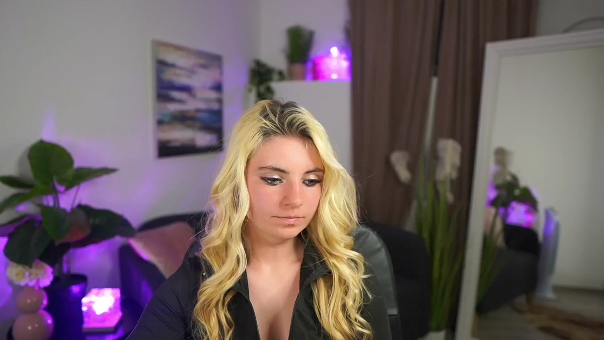 Gallery image thumbnail from Jetpearl74's myfreecams stream on, 04/12/2026, 23:23 image 3 of 20
