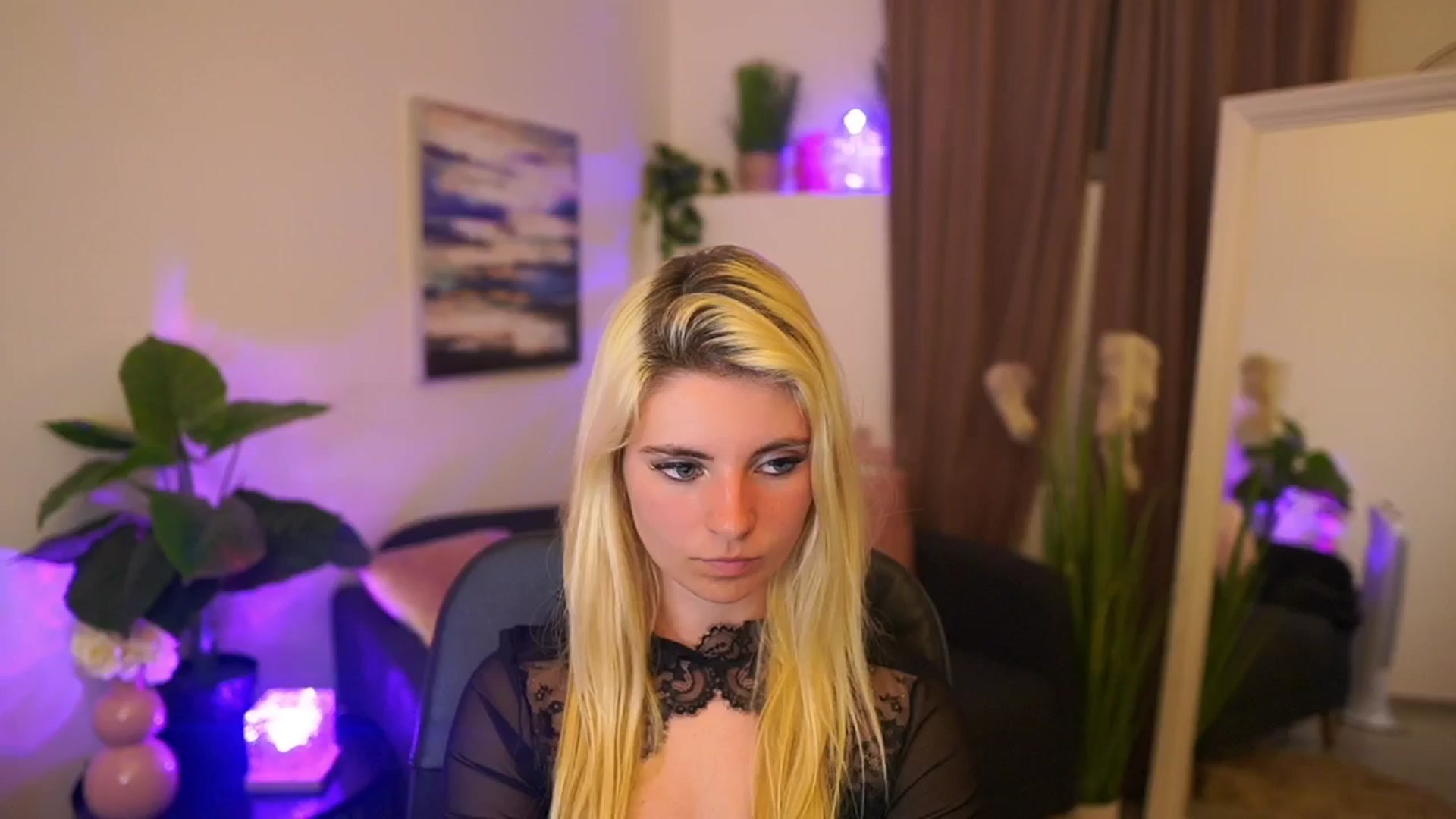 Gallery image thumbnail from Jetpearl74's myfreecams stream on, 04/15/2026, 20:58 image 18 of 20