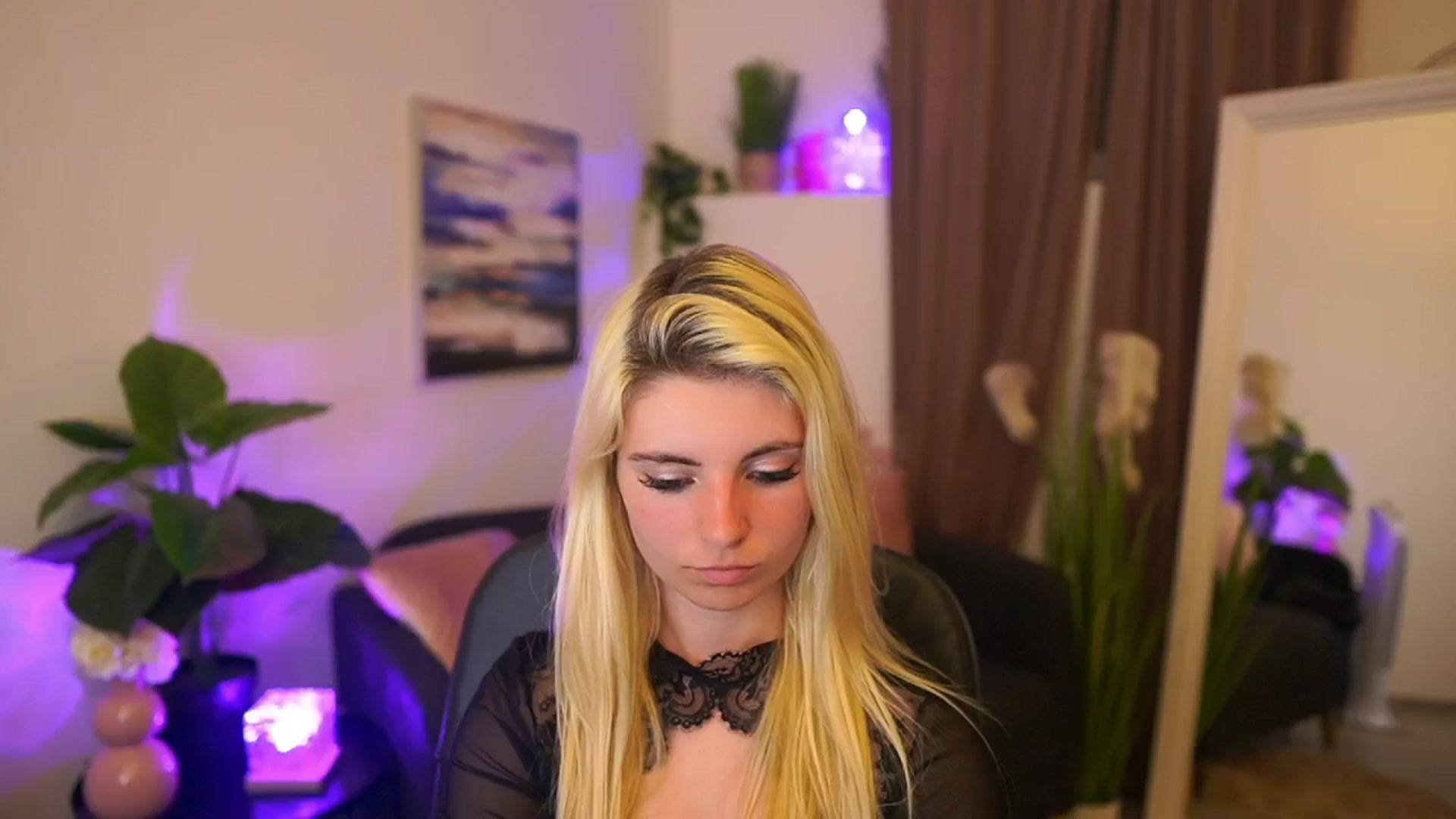 Gallery image thumbnail from Jetpearl74's myfreecams stream on, 04/15/2026, 20:58 image 12 of 20
