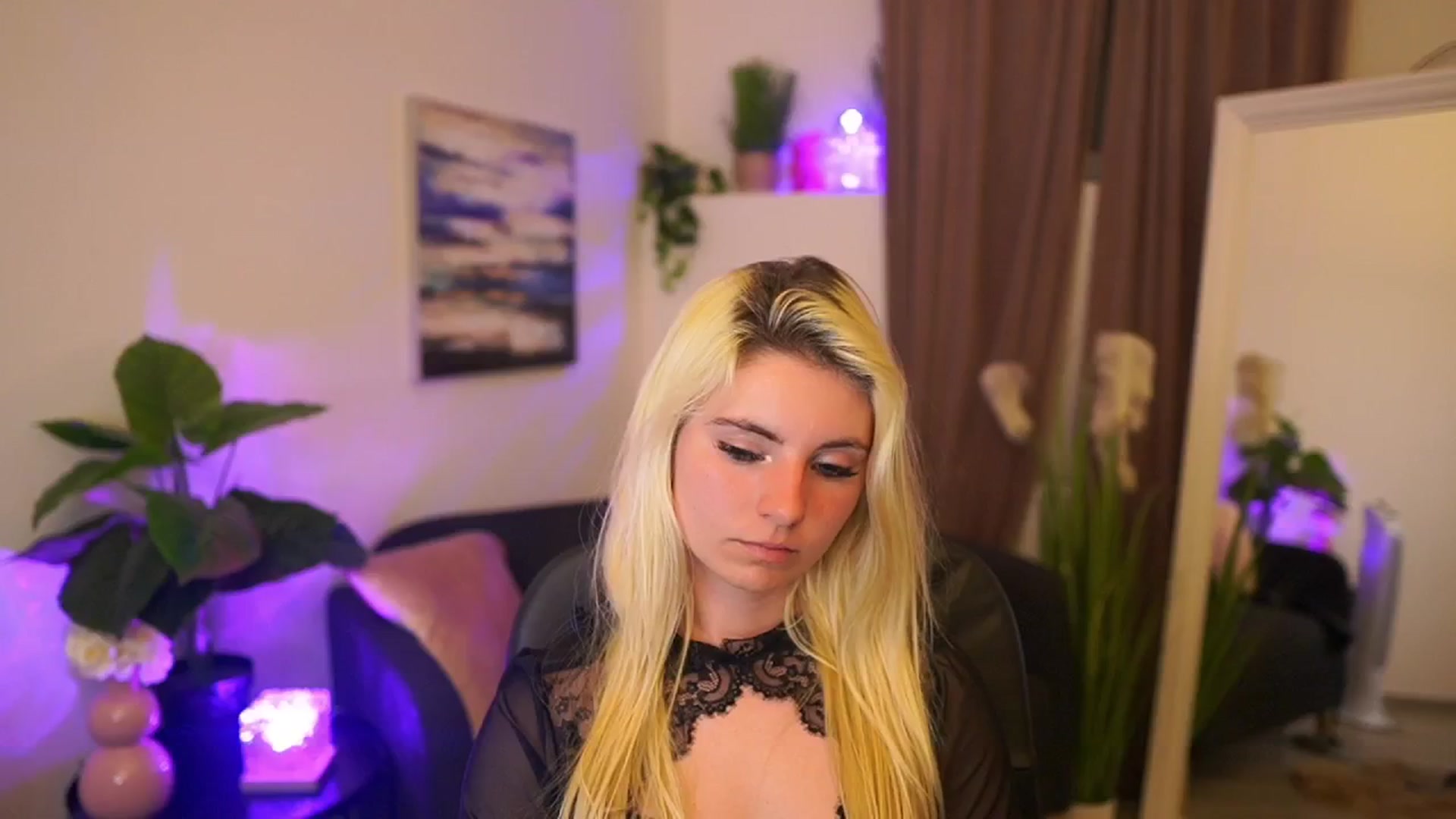 Gallery image thumbnail from Jetpearl74's myfreecams stream on, 04/15/2026, 21:37 image 19 of 20