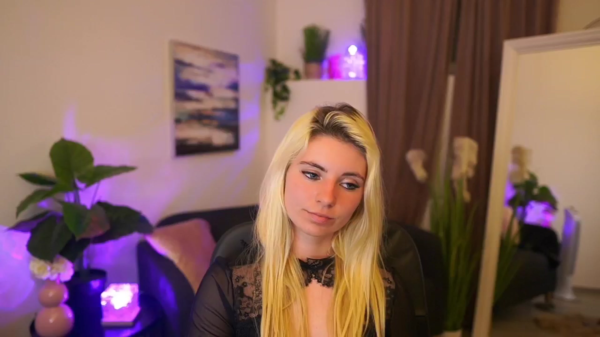 Gallery image thumbnail from Jetpearl74's myfreecams stream on, 04/15/2026, 21:37 image 17 of 20