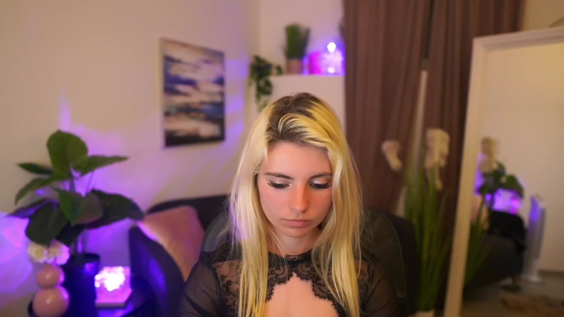Gallery image thumbnail from Jetpearl74's myfreecams stream on, 04/15/2026, 21:37 image 16 of 20