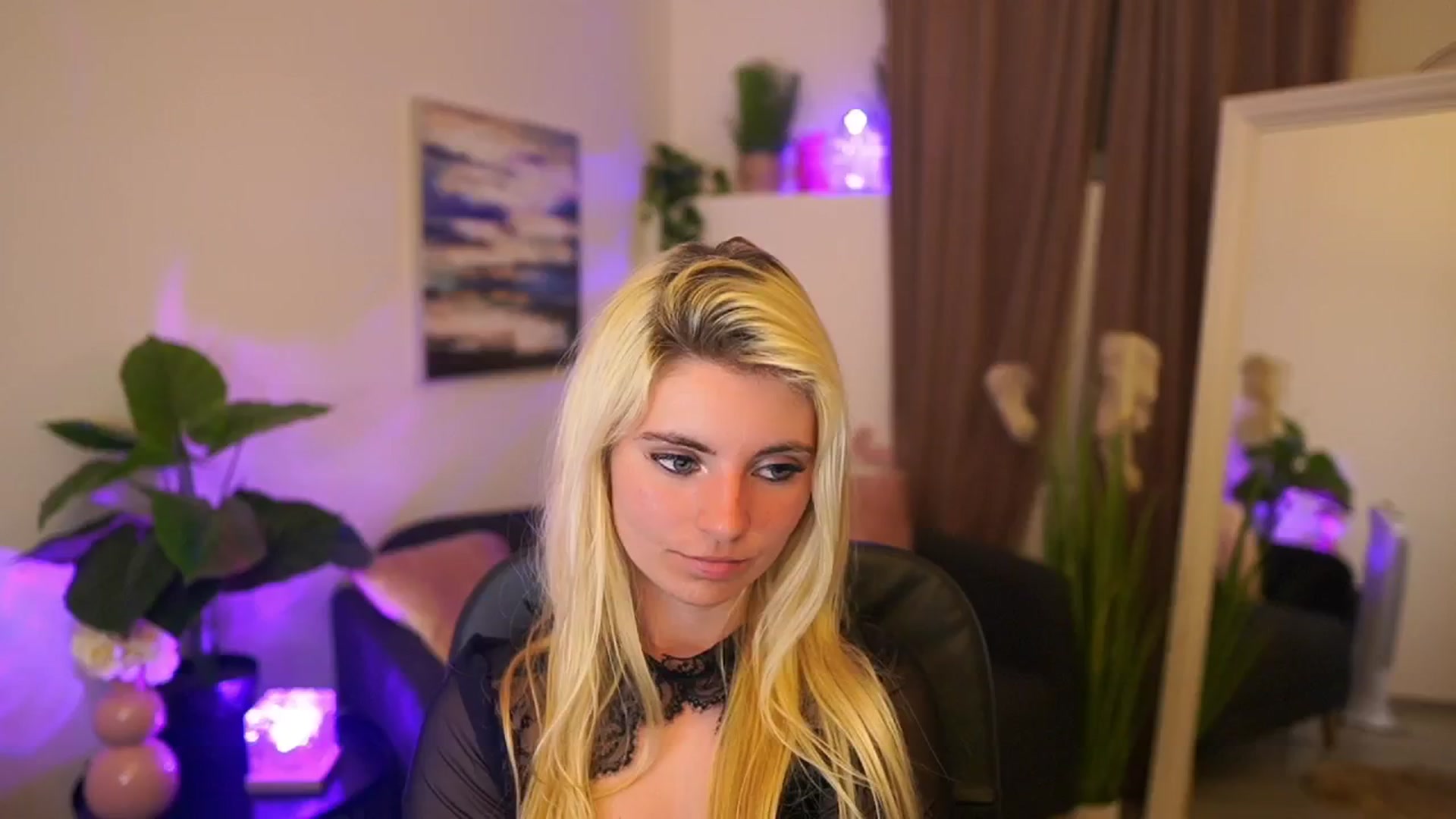 Gallery image thumbnail from Jetpearl74's myfreecams stream on, 04/15/2026, 21:37 image 2 of 20