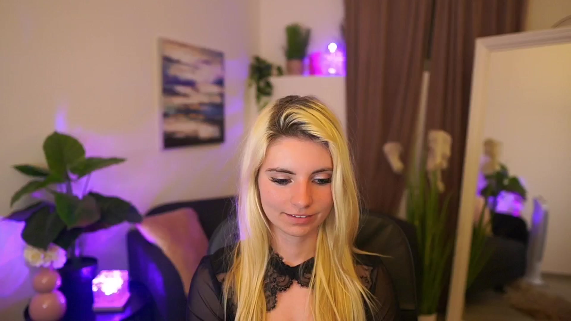 Gallery image thumbnail from Jetpearl74's myfreecams stream on, 04/15/2026, 23:49 image 1 of 20