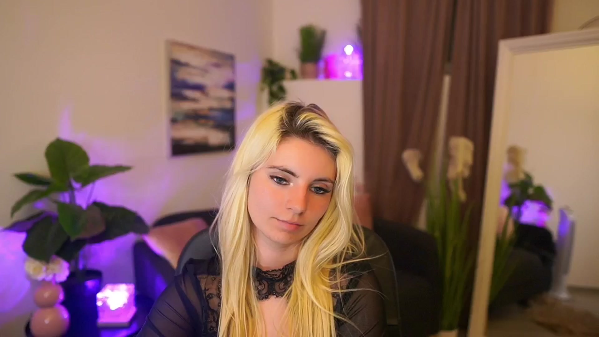 Gallery image thumbnail from Jetpearl74's myfreecams stream on, 04/15/2026, 23:49 image 11 of 20