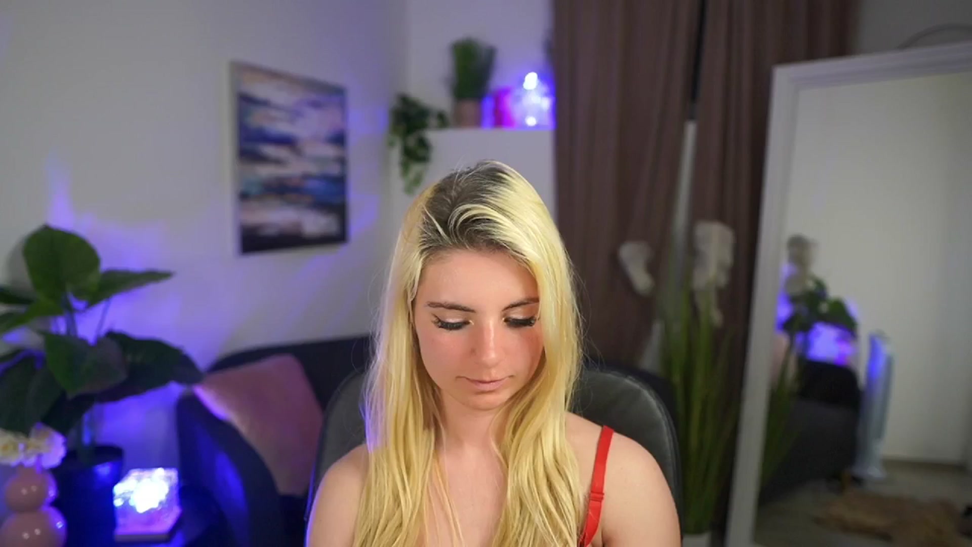 Gallery image thumbnail from Jetpearl74's myfreecams stream on, 04/16/2026, 22:01 image 8 of 20