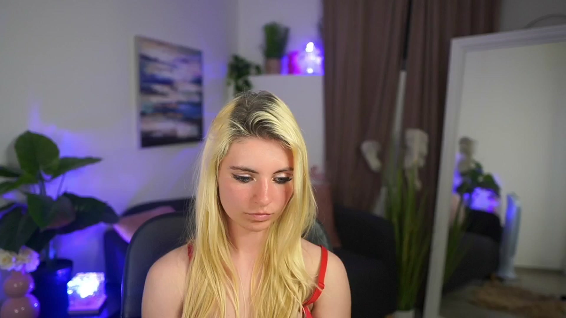 Gallery image thumbnail from Jetpearl74's myfreecams stream on, 04/16/2026, 22:01 image 15 of 20