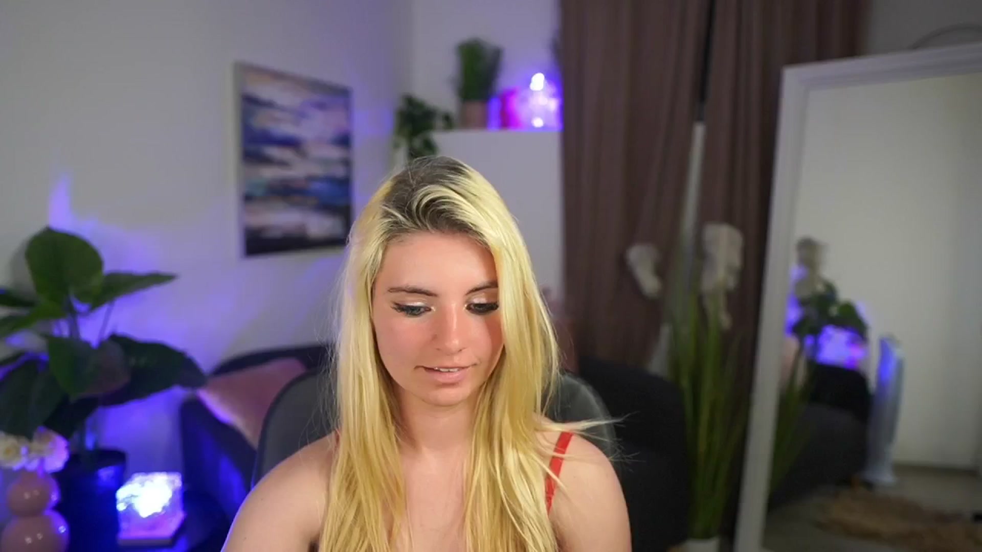 Gallery image thumbnail from Jetpearl74's myfreecams stream on, 04/16/2026, 22:01 image 13 of 20
