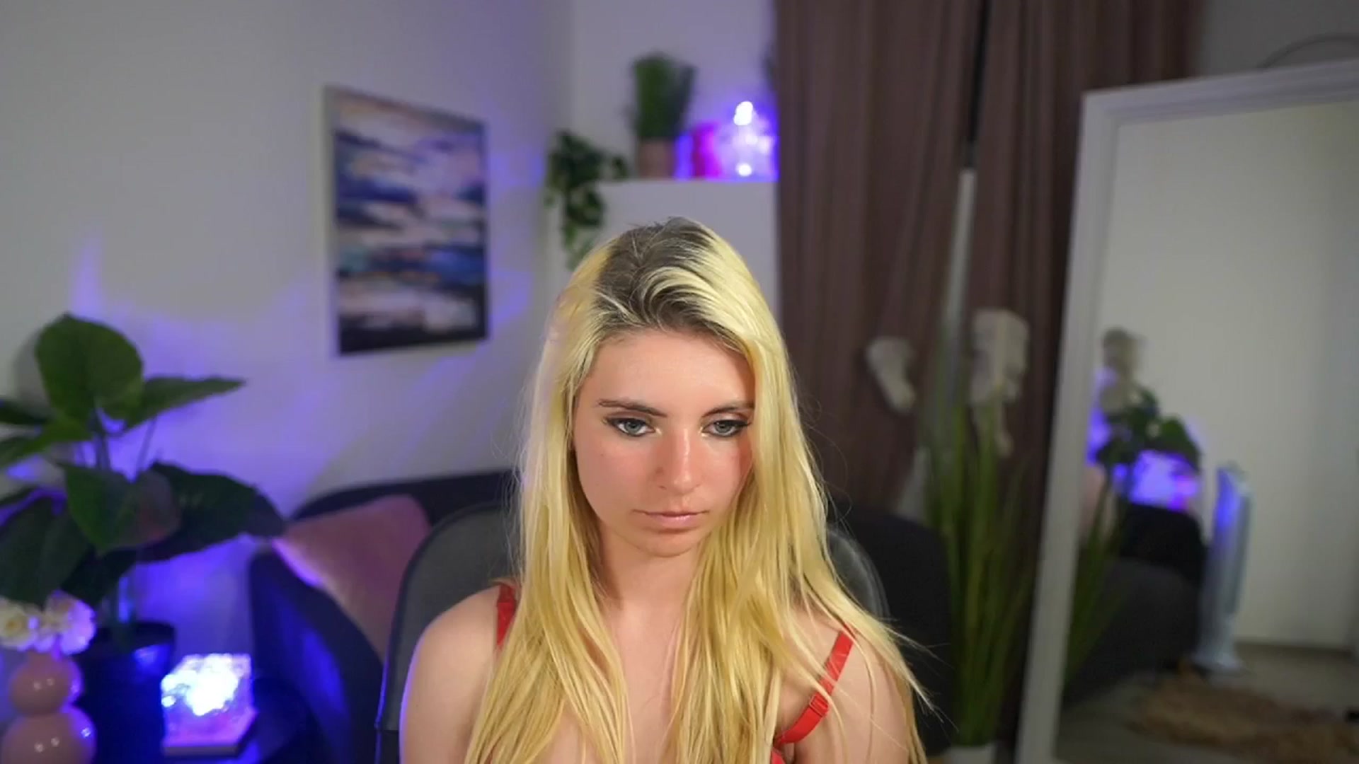 Gallery image thumbnail from Jetpearl74's myfreecams stream on, 04/16/2026, 22:01 image 17 of 20