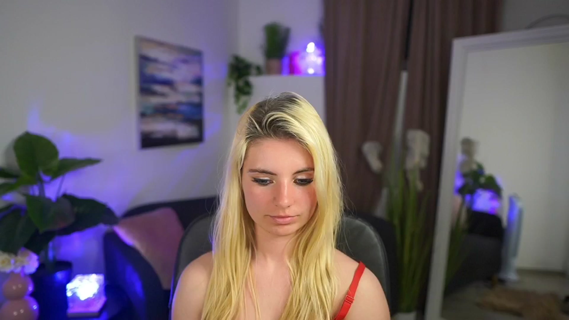 Gallery image thumbnail from Jetpearl74's myfreecams stream on, 04/16/2026, 22:01 image 7 of 20