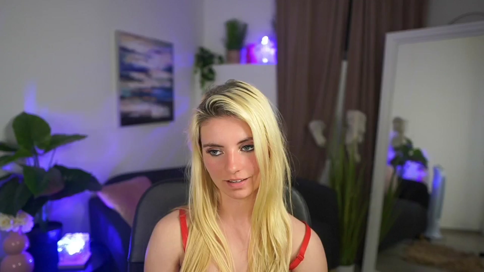 Gallery image thumbnail from Jetpearl74's myfreecams stream on, 04/16/2026, 22:01 image 18 of 20