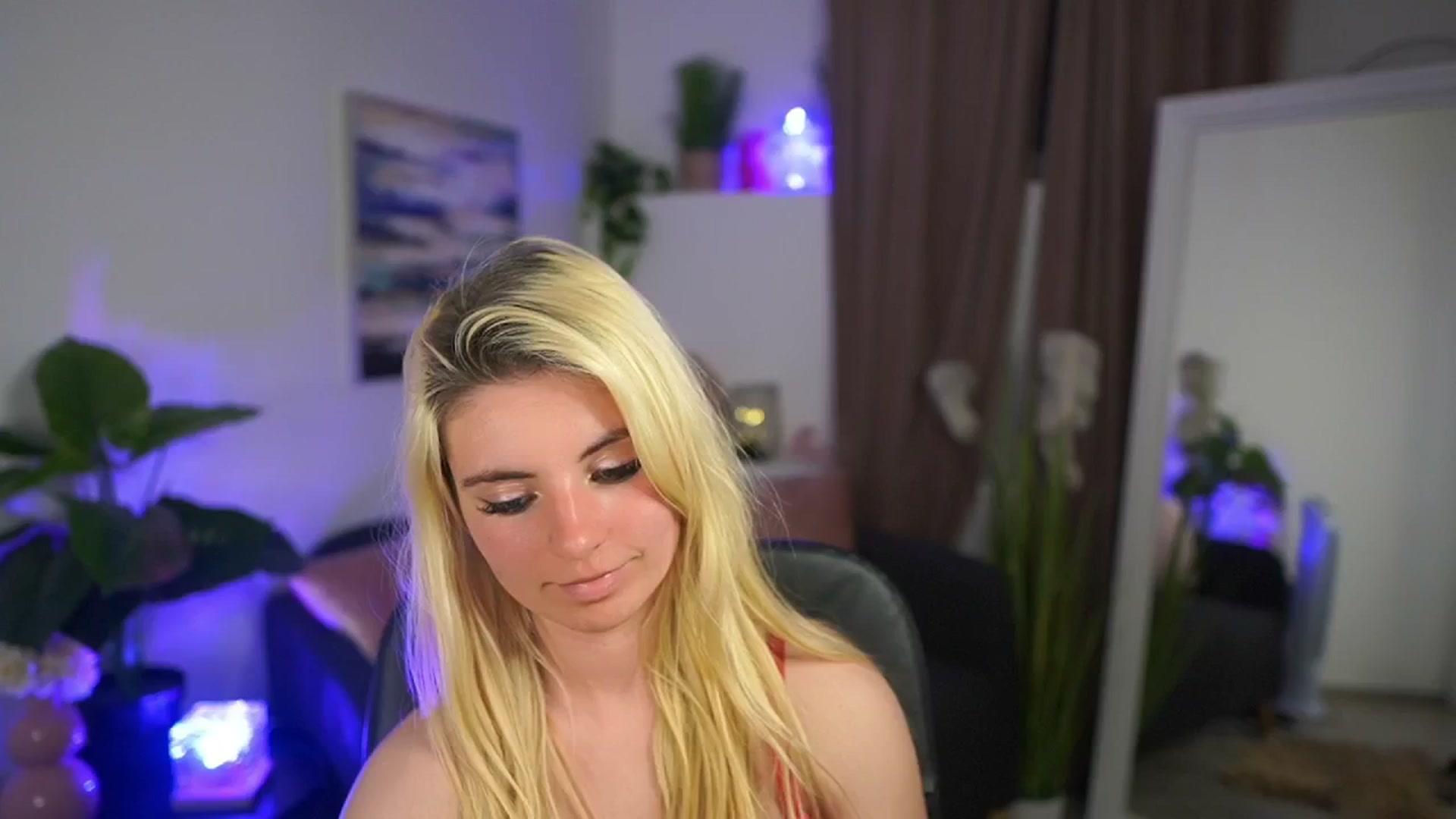 Gallery image thumbnail from Jetpearl74's myfreecams stream on, 04/16/2026, 22:01 image 3 of 20