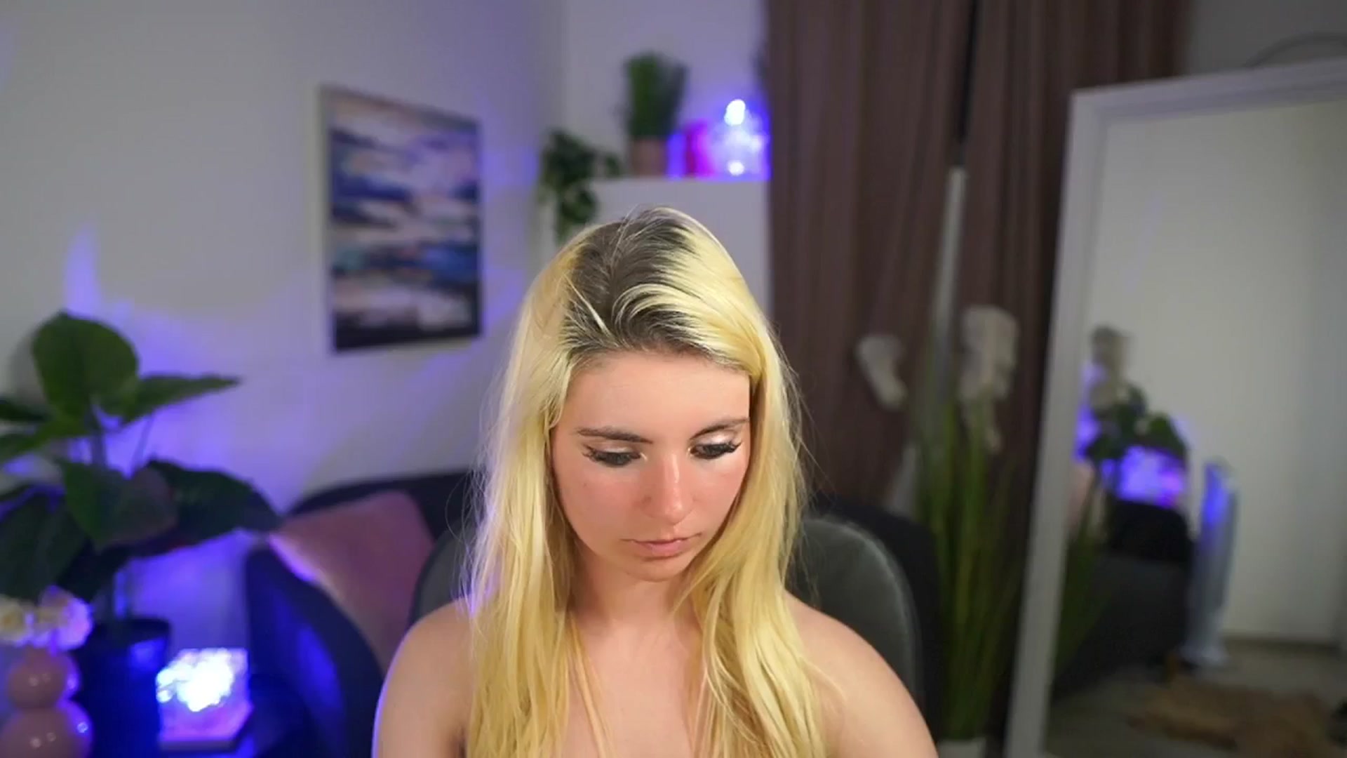 Gallery image thumbnail from Jetpearl74's myfreecams stream on, 04/16/2026, 22:01 image 1 of 20