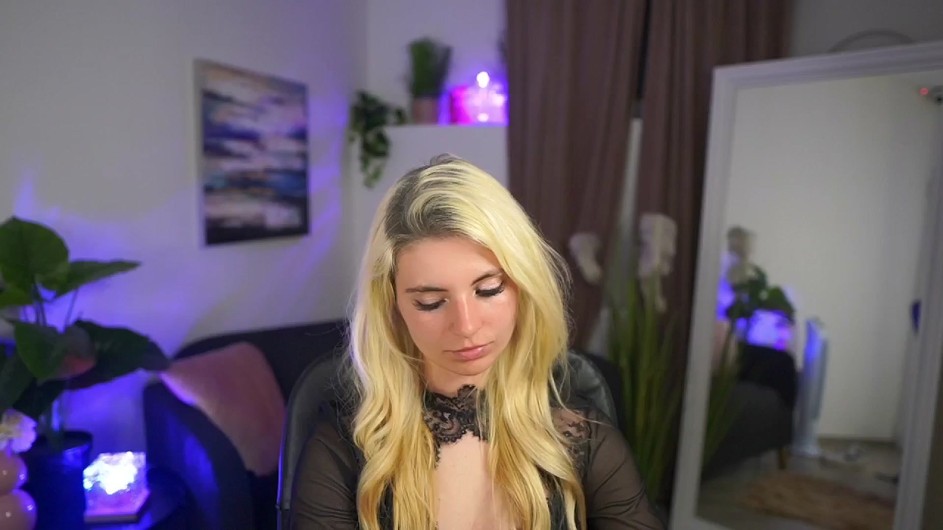 Gallery image thumbnail from Jetpearl74's myfreecams stream on, 04/19/2026, 20:48 image 17 of 20