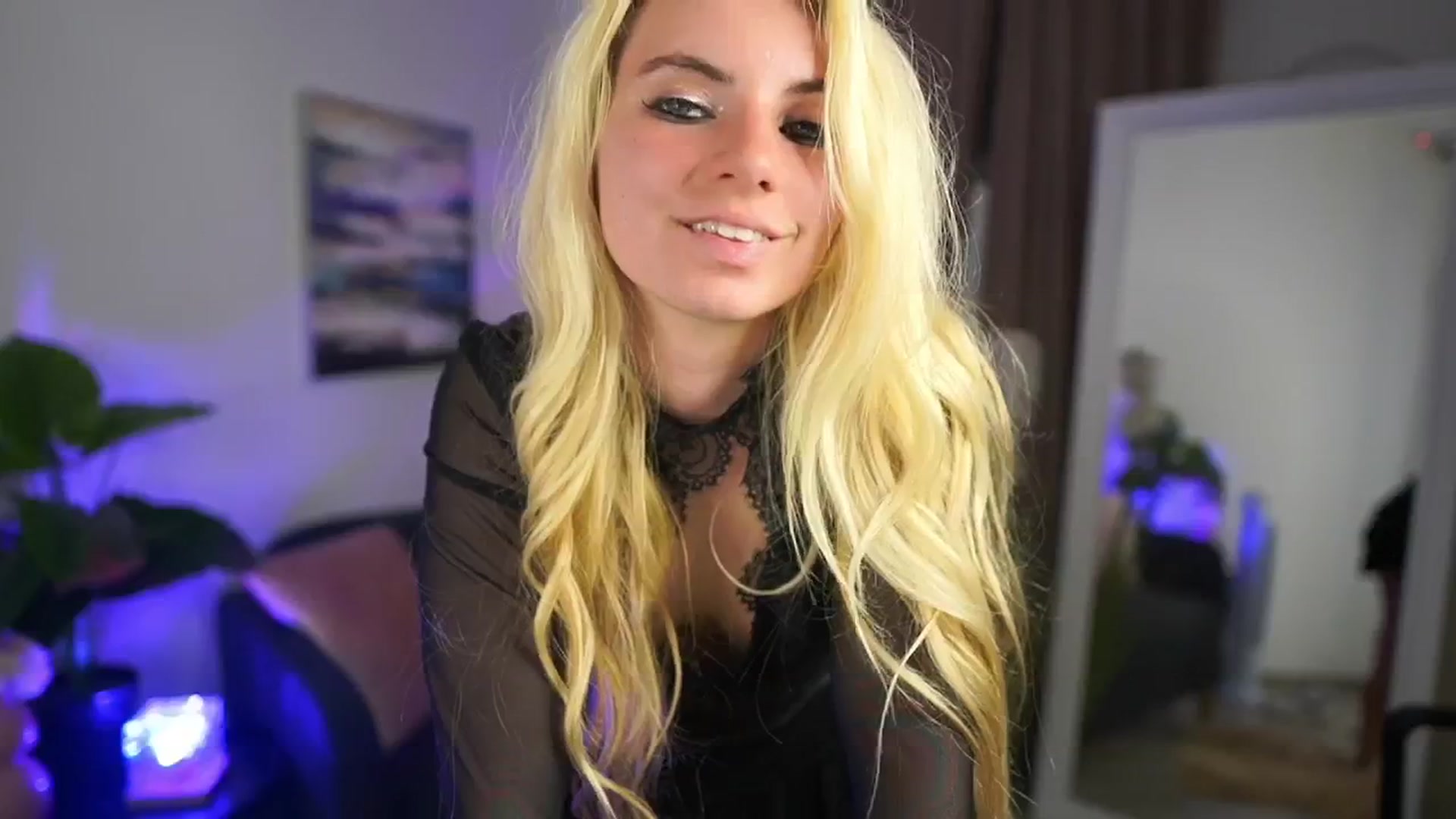 Gallery image thumbnail from Jetpearl74's myfreecams stream on, 04/19/2026, 23:04 image 17 of 20