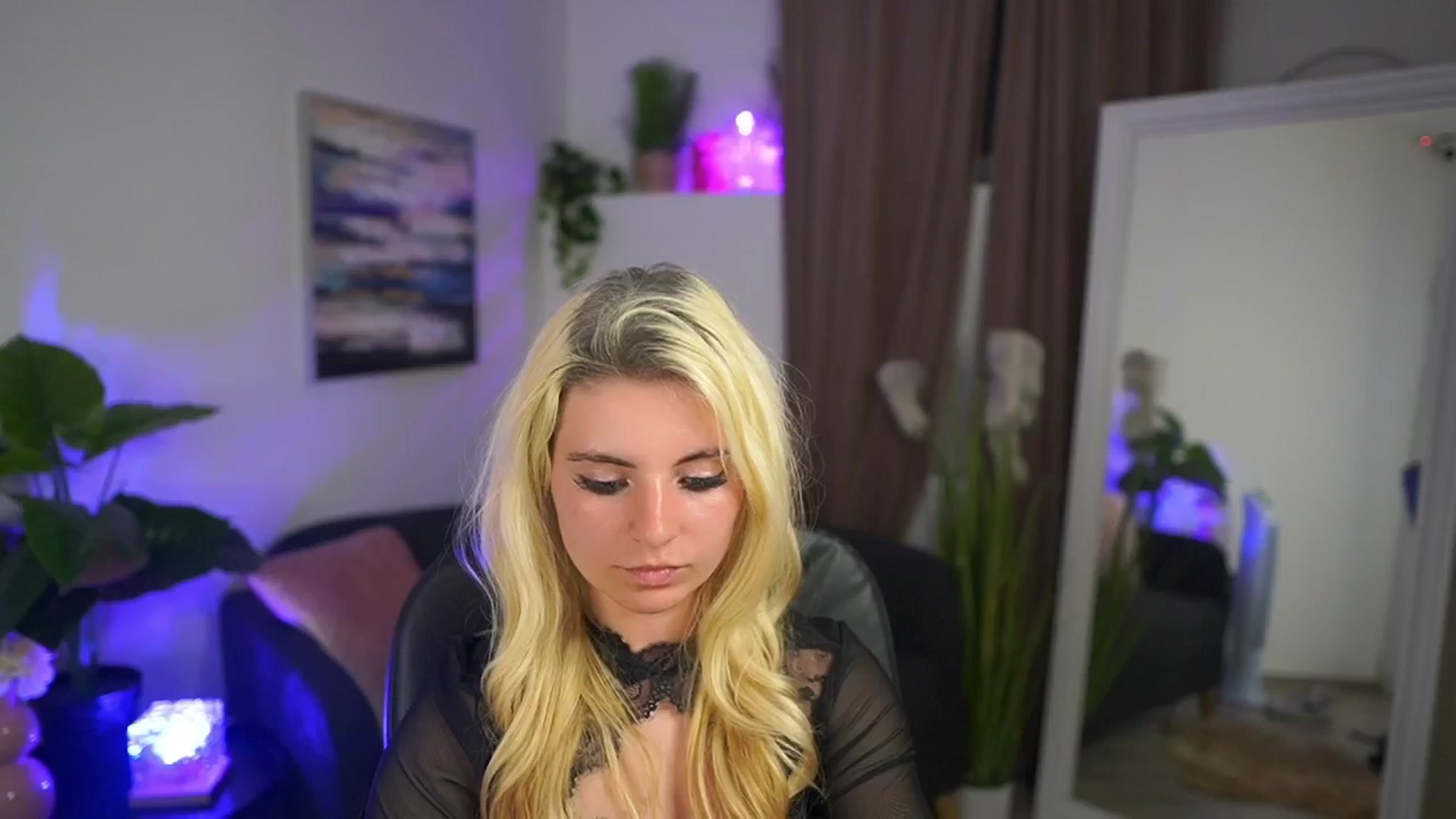 Gallery image thumbnail from Jetpearl74's myfreecams stream on, 04/19/2026, 23:04 image 12 of 20