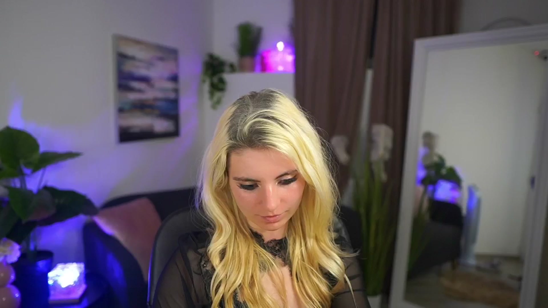 Gallery image thumbnail from Jetpearl74's myfreecams stream on, 04/19/2026, 23:04 image 10 of 20