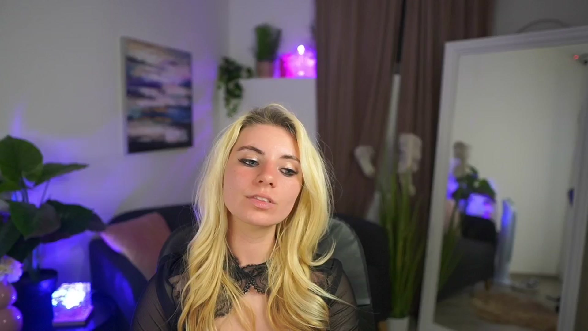 Gallery image thumbnail from Jetpearl74's myfreecams stream on, 04/19/2026, 23:04 image 7 of 20