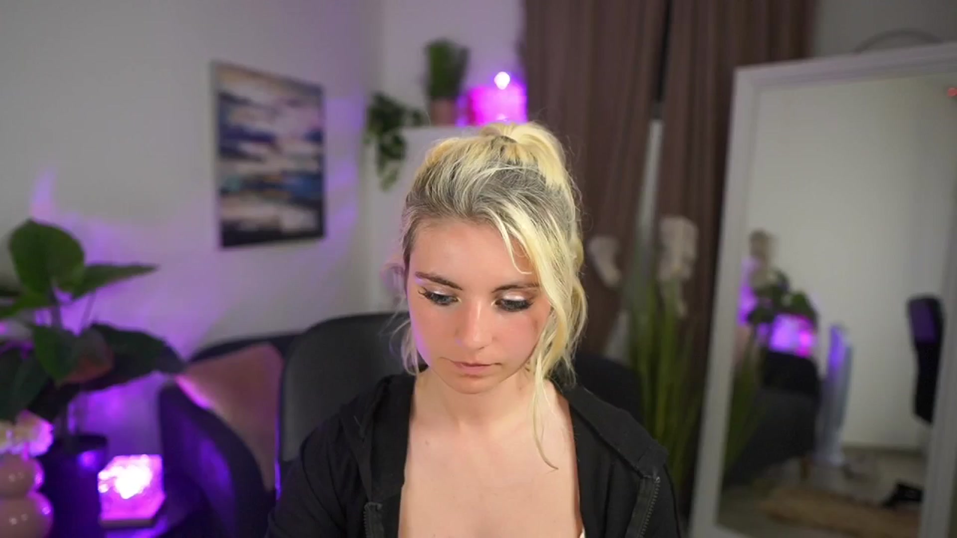 Gallery image thumbnail from Jetpearl74's myfreecams stream on, 04/22/2026, 23:40 image 20 of 20