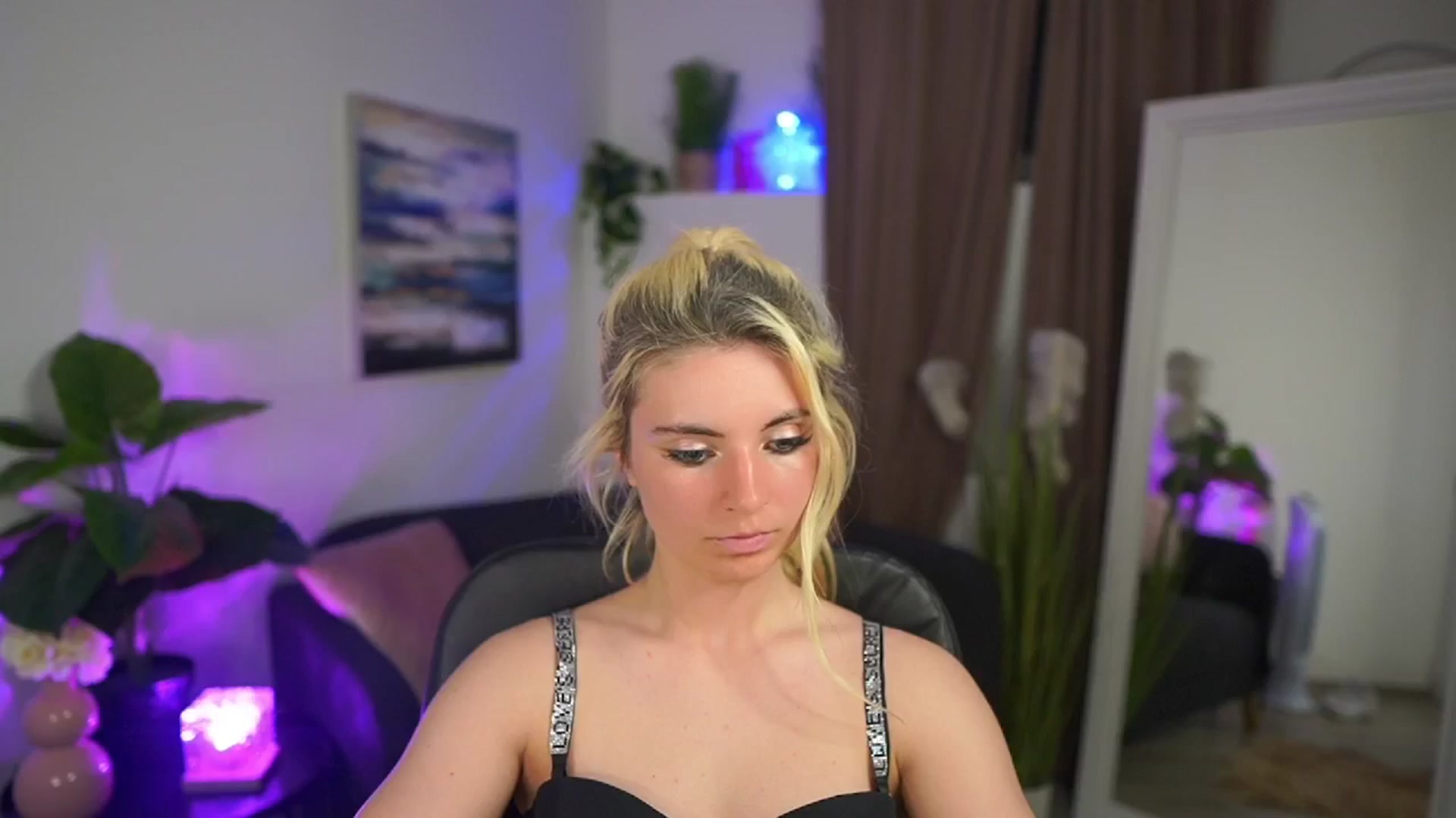 Gallery image thumbnail from Jetpearl74's myfreecams stream on, 04/23/2026, 23:09 image 20 of 20