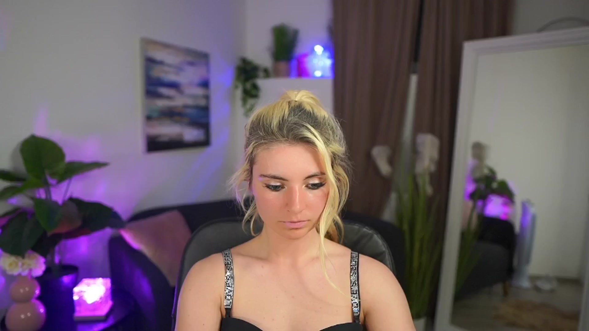 Gallery image thumbnail from Jetpearl74's myfreecams stream on, 04/23/2026, 23:09 image 19 of 20