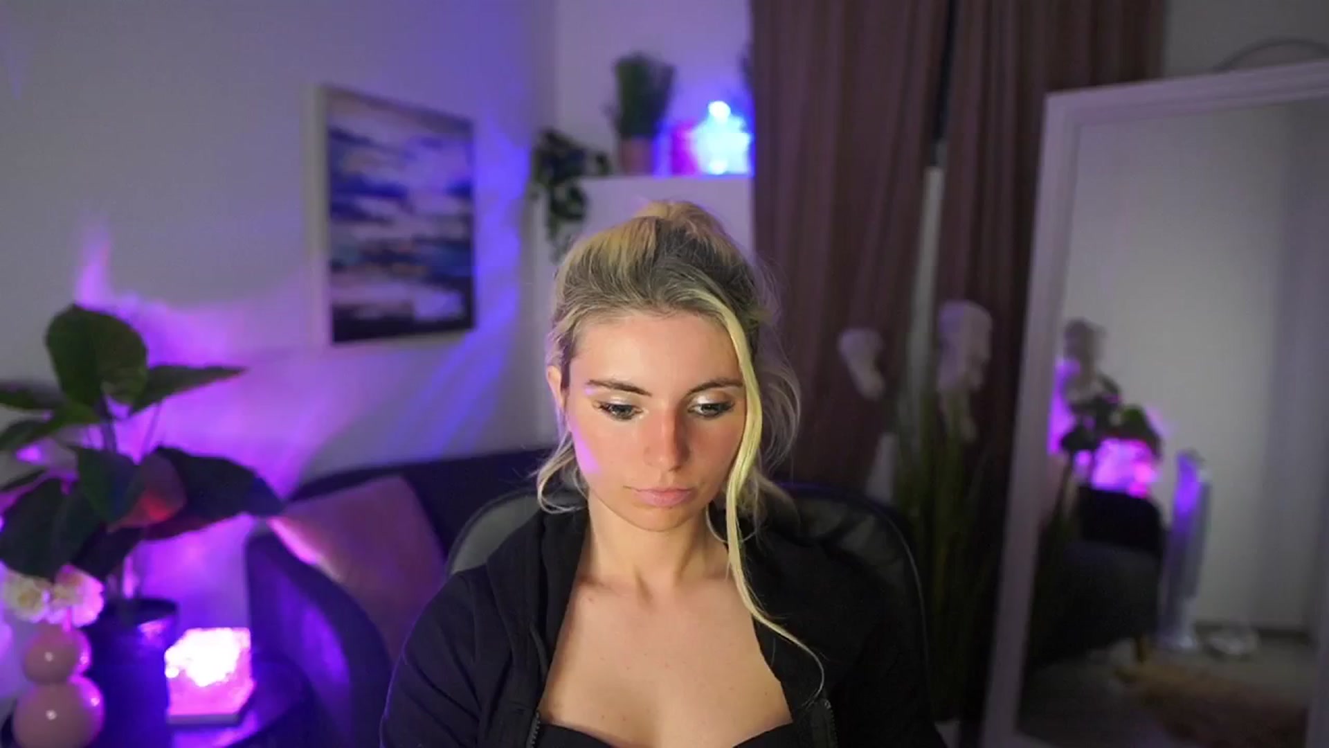 Gallery image thumbnail from Jetpearl74's myfreecams stream on, 04/23/2026, 23:52 image 6 of 20