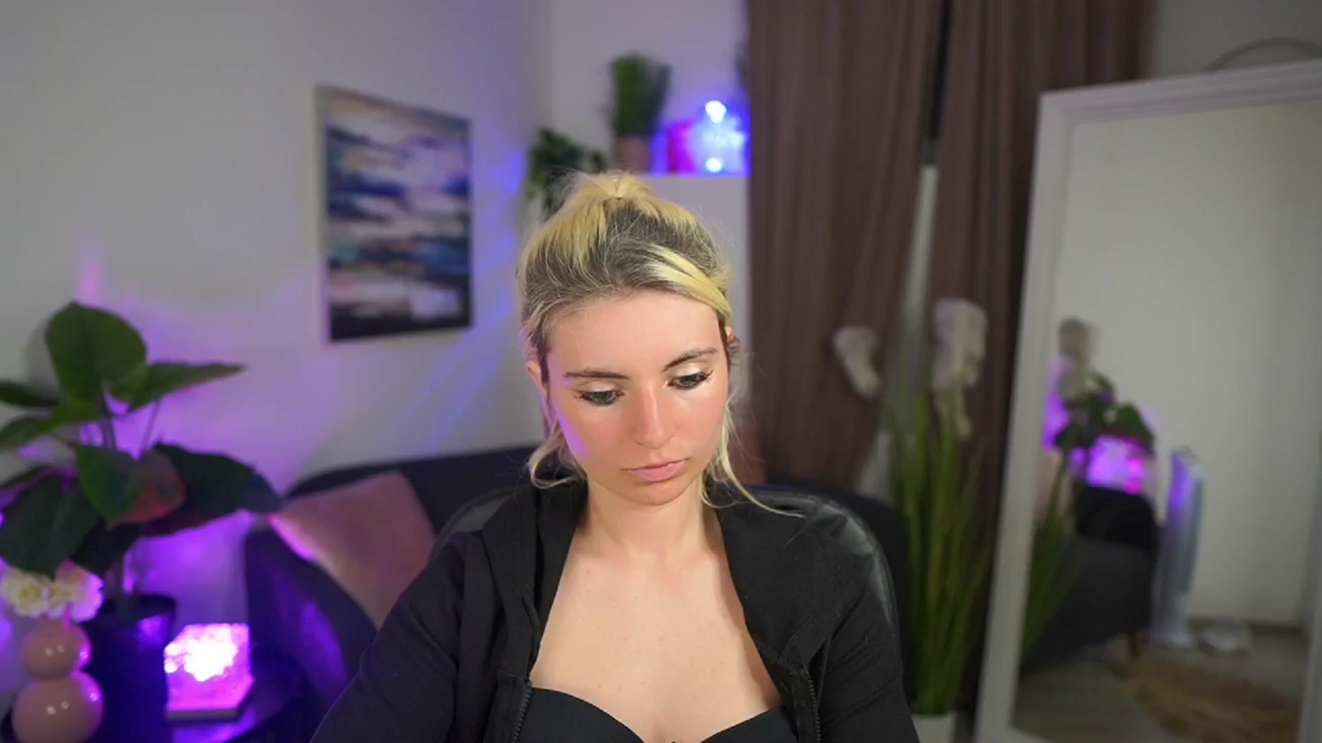 Gallery image thumbnail from Jetpearl74's myfreecams stream on, 04/23/2026, 23:52 image 3 of 20