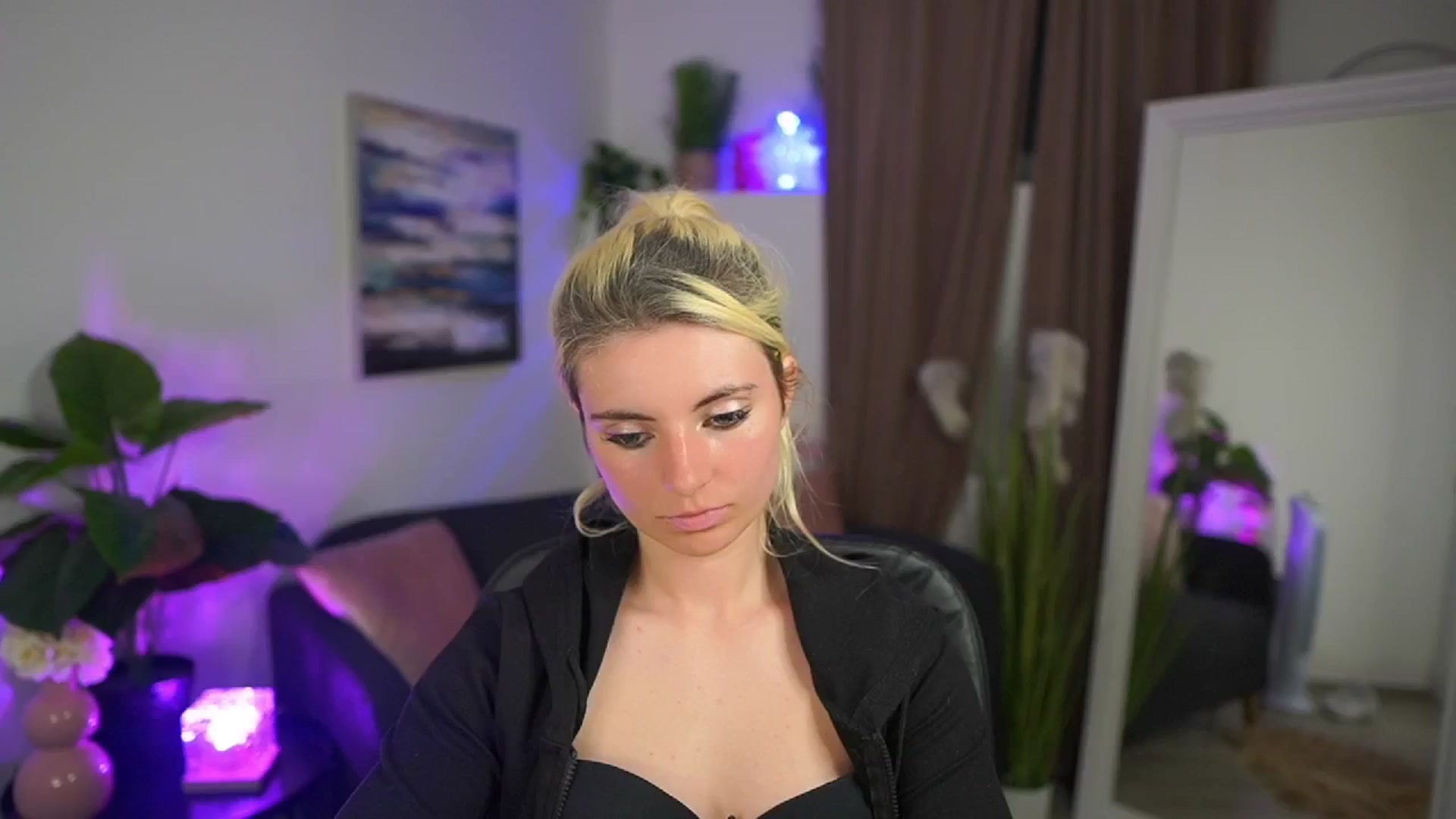 Gallery image thumbnail from Jetpearl74's myfreecams stream on, 04/23/2026, 23:52 image 2 of 20