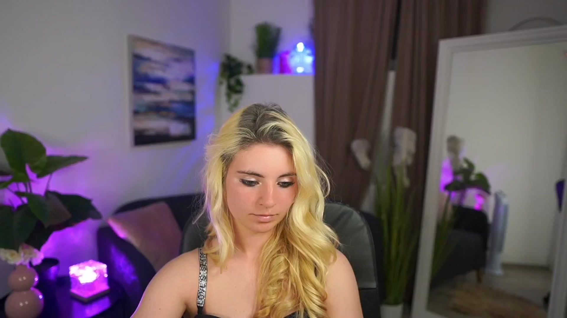 Gallery image thumbnail from Jetpearl74's myfreecams stream on, 04/26/2026, 21:07 image 9 of 20