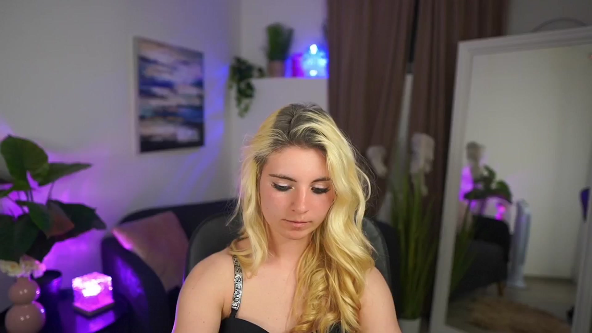 Gallery image thumbnail from Jetpearl74's myfreecams stream on, 04/26/2026, 21:07 image 7 of 20