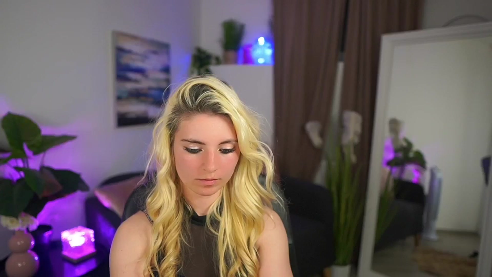 Gallery image thumbnail from Jetpearl74's myfreecams stream on, 04/26/2026, 22:32 image 5 of 20