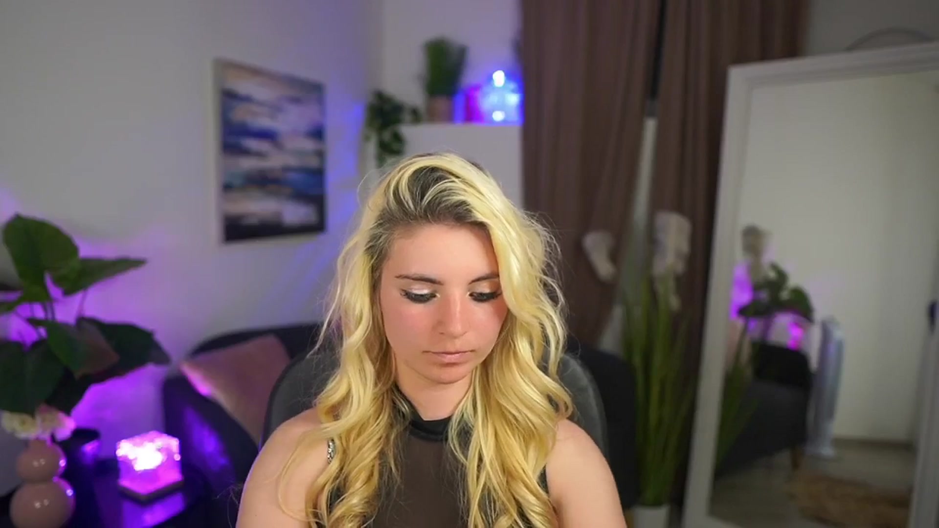 Gallery image thumbnail from Jetpearl74's myfreecams stream on, 04/26/2026, 22:32 image 3 of 20