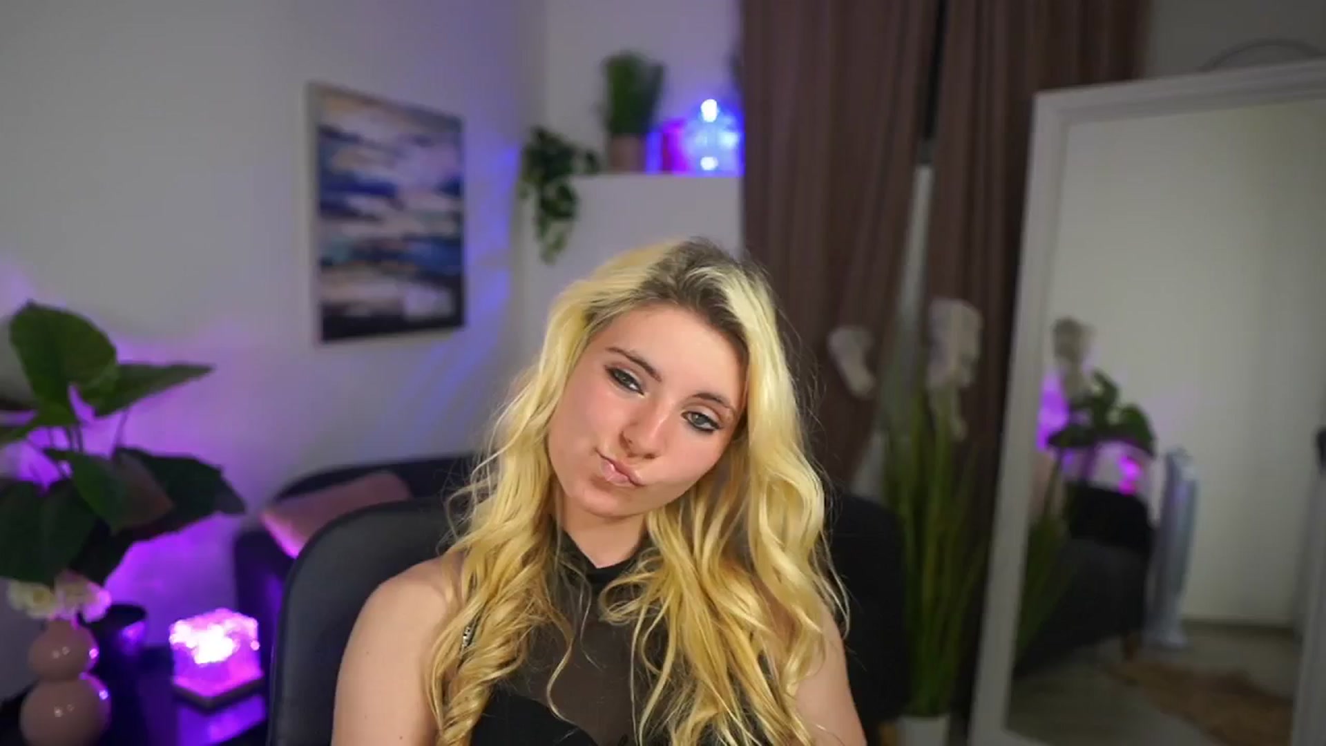 Gallery image thumbnail from Jetpearl74's myfreecams stream on, 04/26/2026, 23:04 image 5 of 20