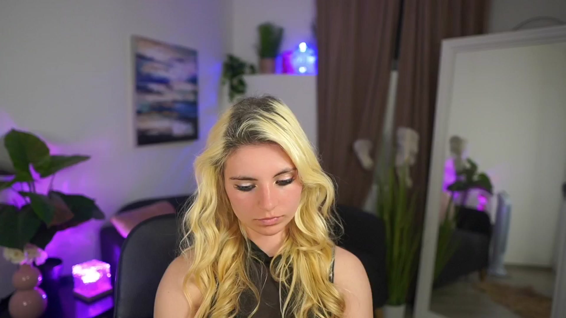Gallery image thumbnail from Jetpearl74's myfreecams stream on, 04/26/2026, 23:04 image 2 of 20