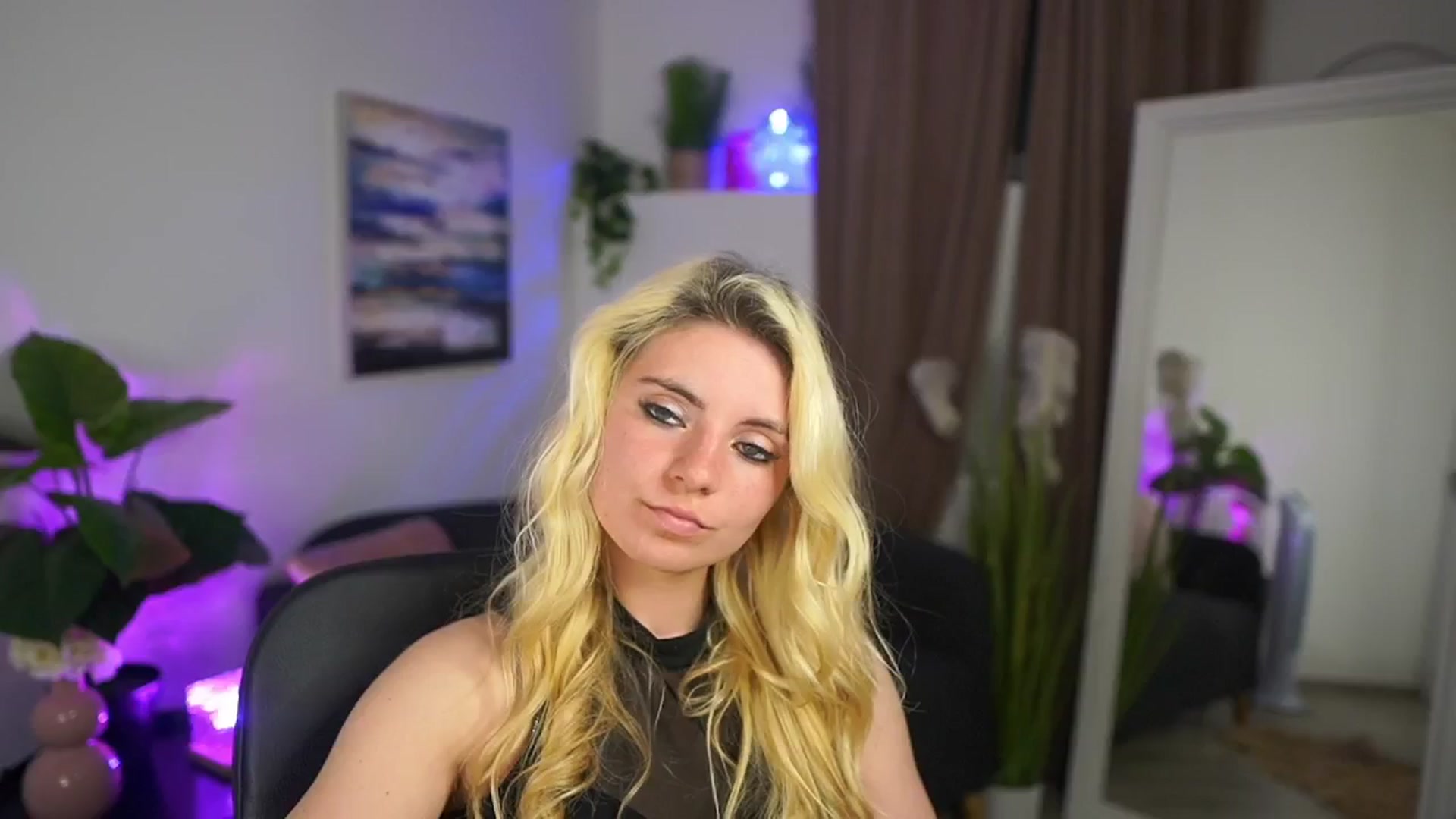 Gallery image thumbnail from Jetpearl74's myfreecams stream on, 04/26/2026, 23:04 image 1 of 20