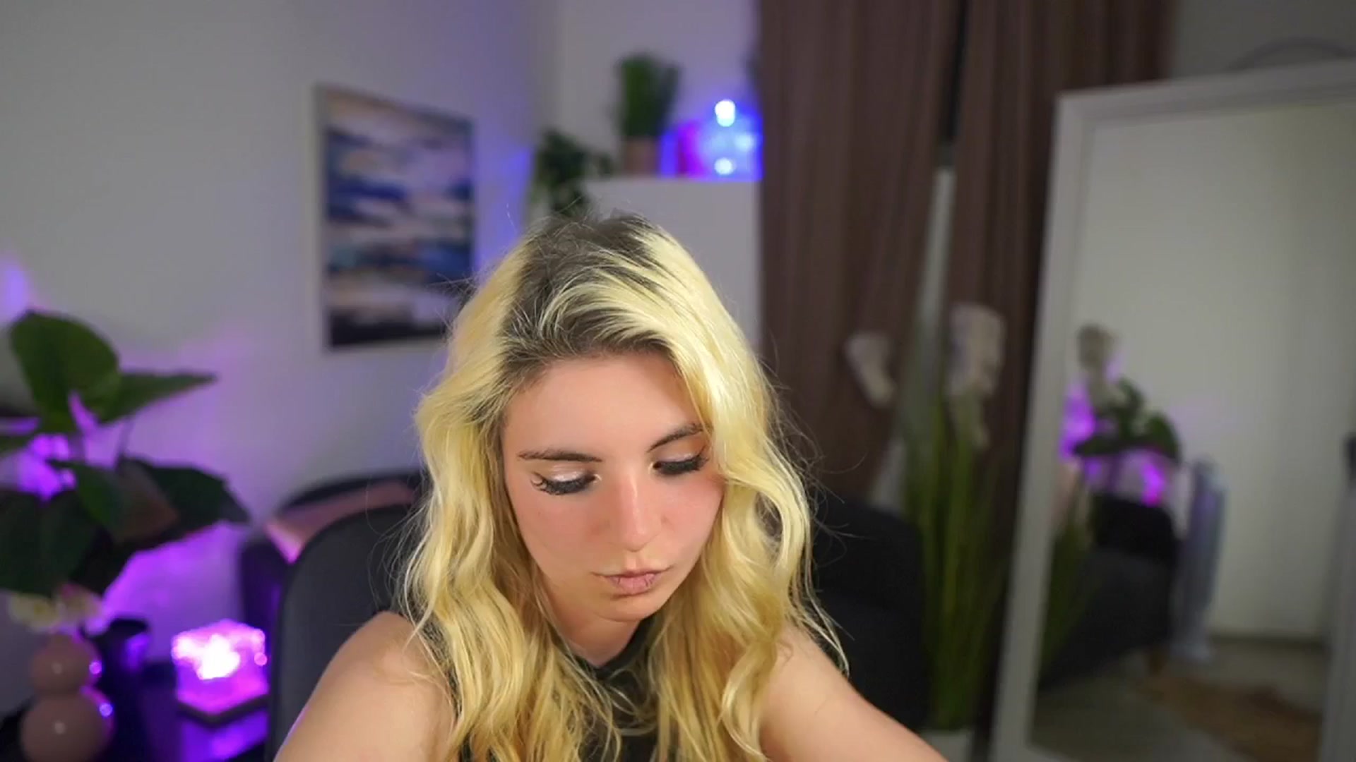 Gallery image thumbnail from Jetpearl74's myfreecams stream on, 04/26/2026, 23:04 image 16 of 20