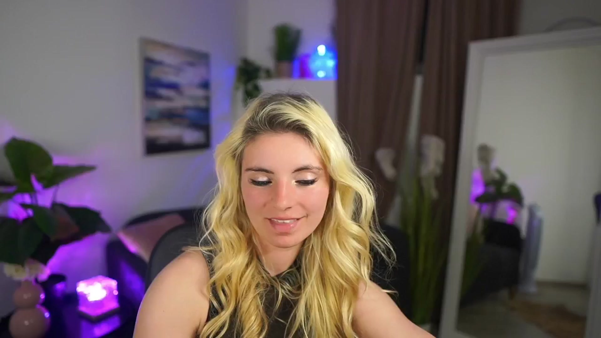 Gallery image thumbnail from Jetpearl74's myfreecams stream on, 04/26/2026, 23:04 image 11 of 20