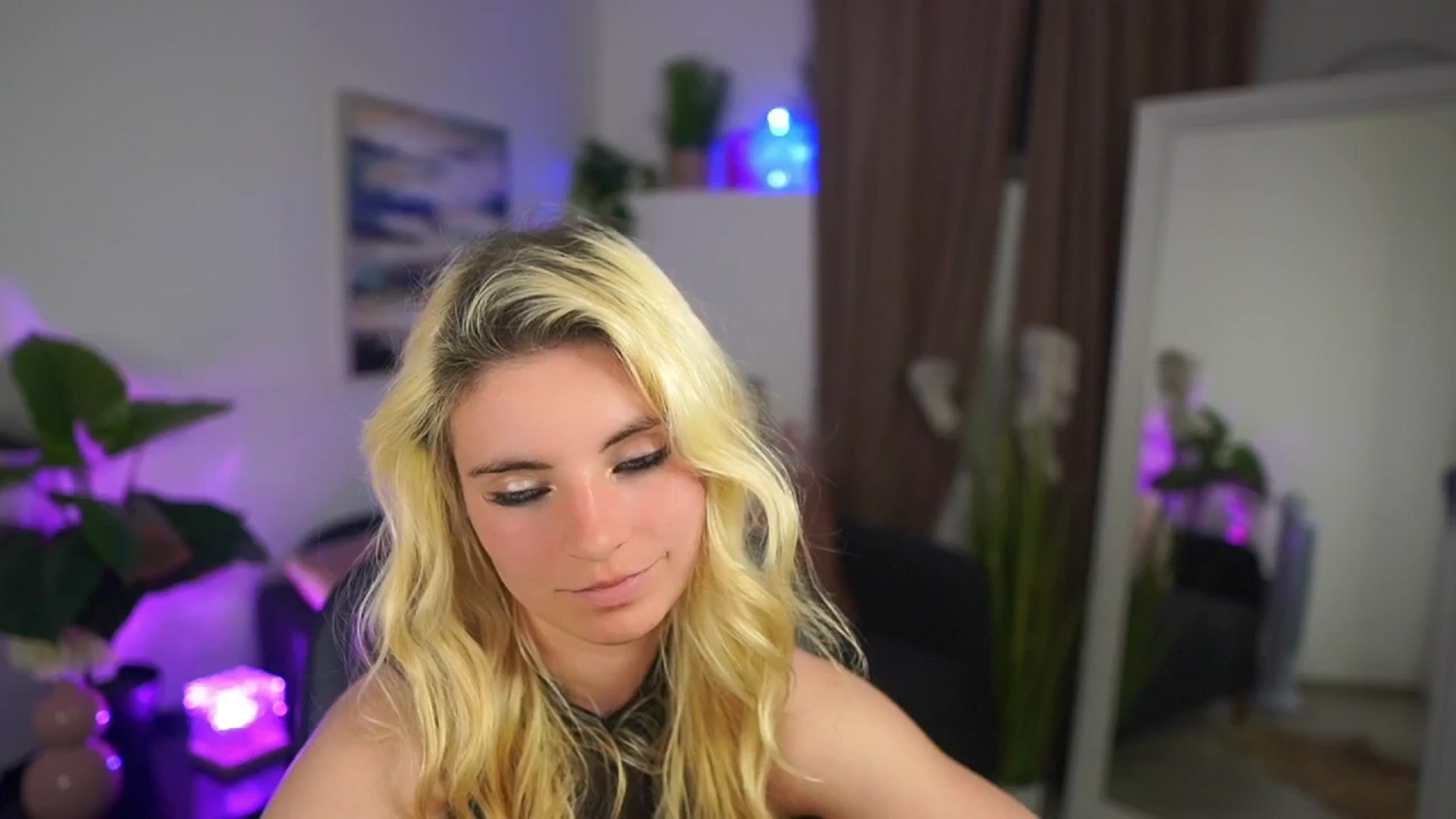 Gallery image thumbnail from Jetpearl74's myfreecams stream on, 04/26/2026, 23:04 image 13 of 20