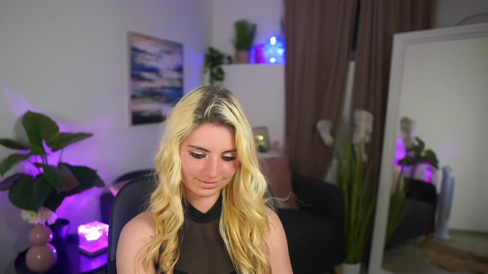 Gallery image thumbnail from Jetpearl74's myfreecams stream on, 04/27/2026, 01:11 image 4 of 20