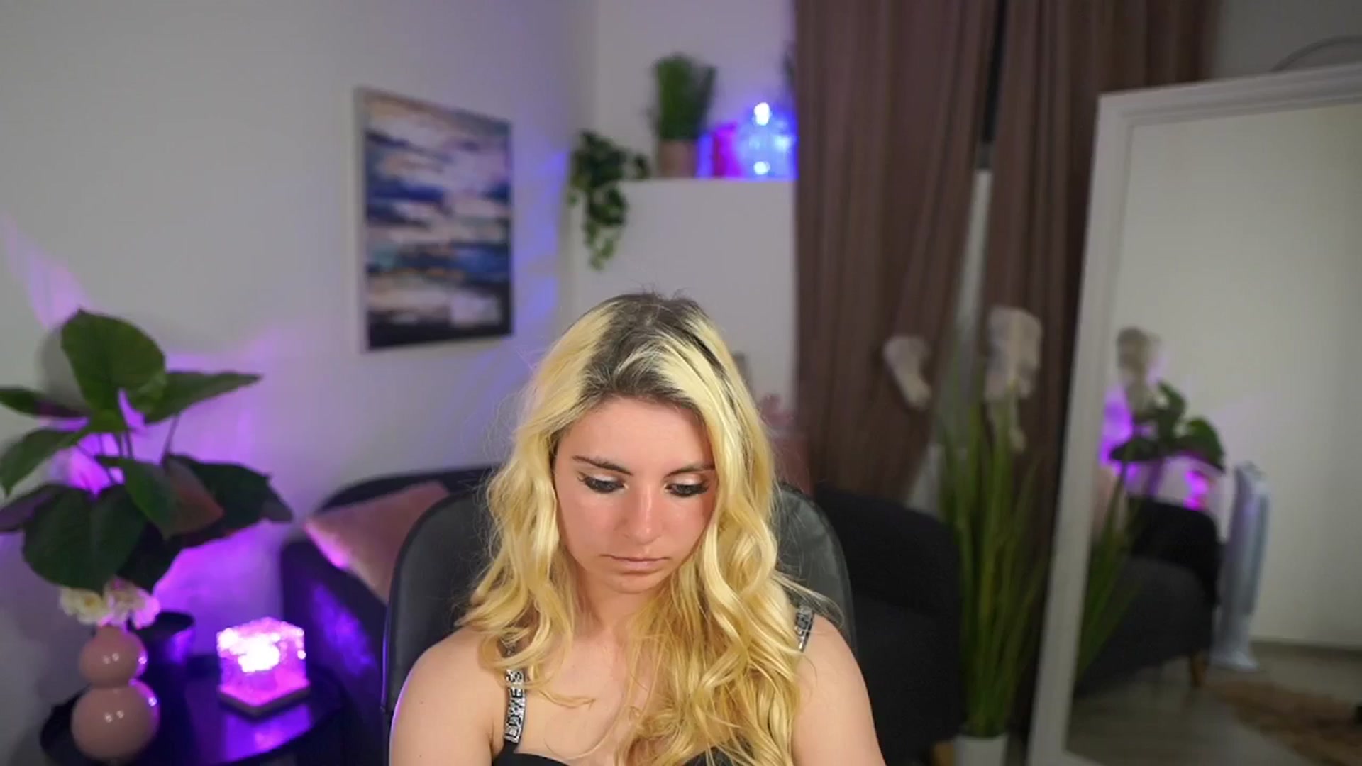 Gallery image thumbnail from Jetpearl74's myfreecams stream on, 04/27/2026, 01:11 image 17 of 20