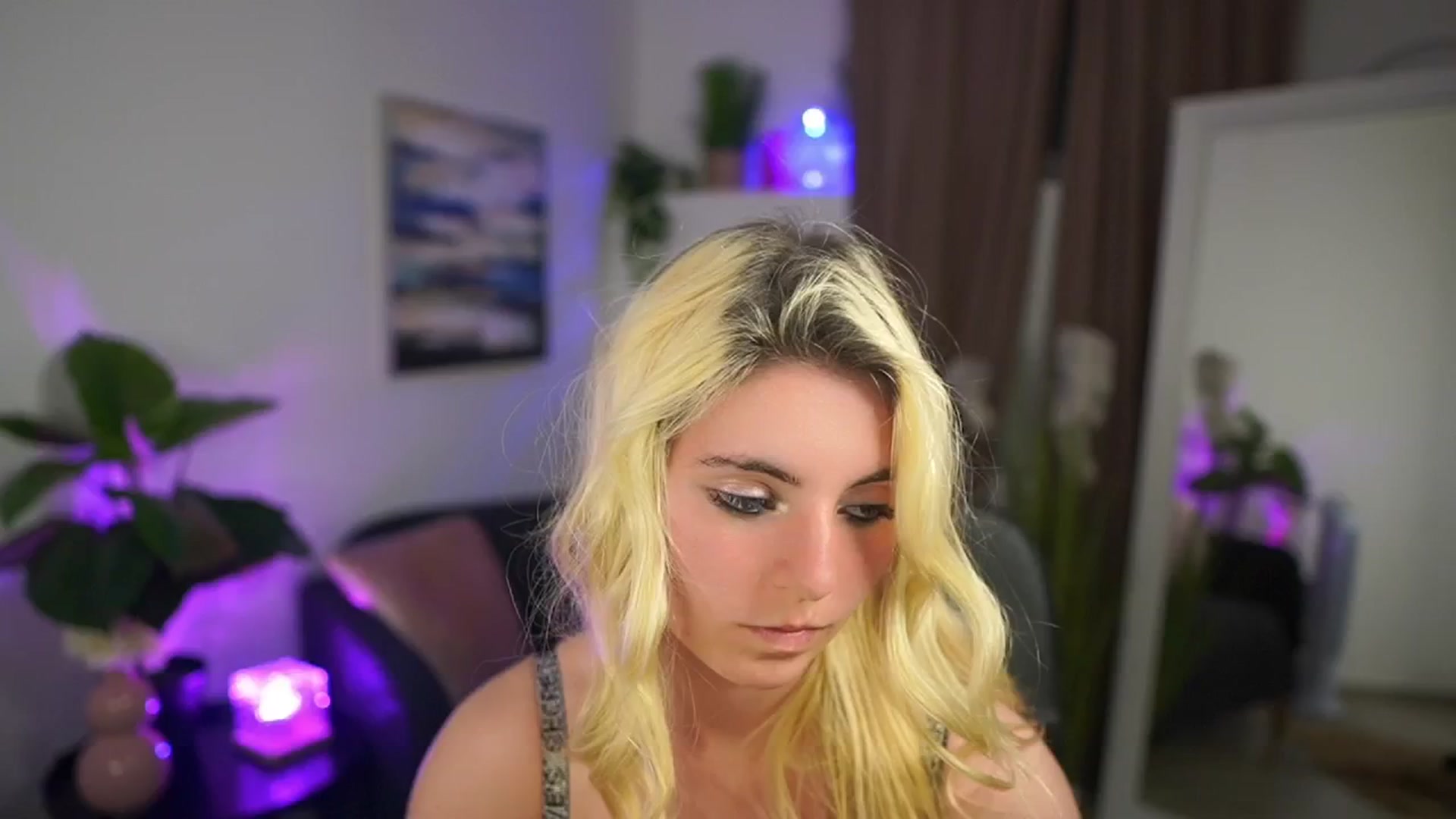 Gallery image thumbnail from Jetpearl74's myfreecams stream on, 04/27/2026, 01:11 image 12 of 20