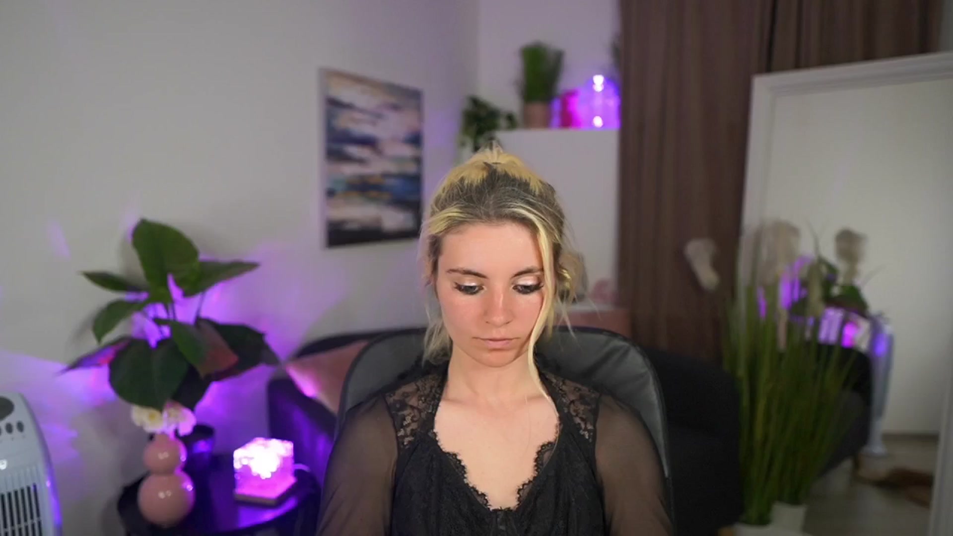 Gallery image thumbnail from Jetpearl74's myfreecams stream on, 04/30/2026, 21:04 image 6 of 20
