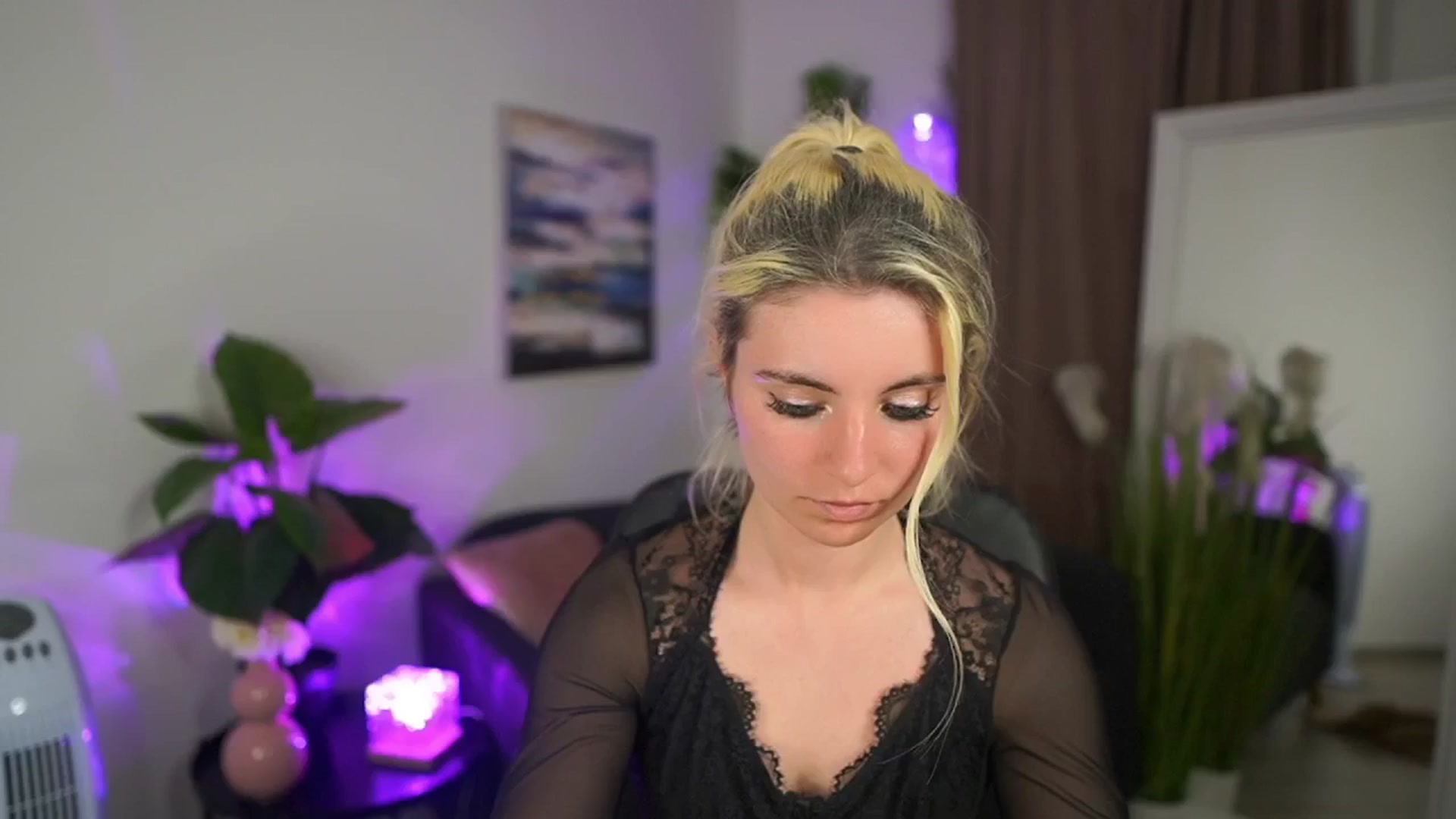 Gallery image thumbnail from Jetpearl74's myfreecams stream on, 04/30/2026, 21:04 image 1 of 20