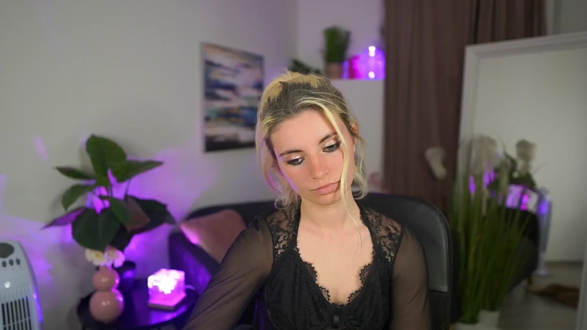 Gallery image thumbnail from Jetpearl74's myfreecams stream on, 04/30/2026, 21:04 image 2 of 20