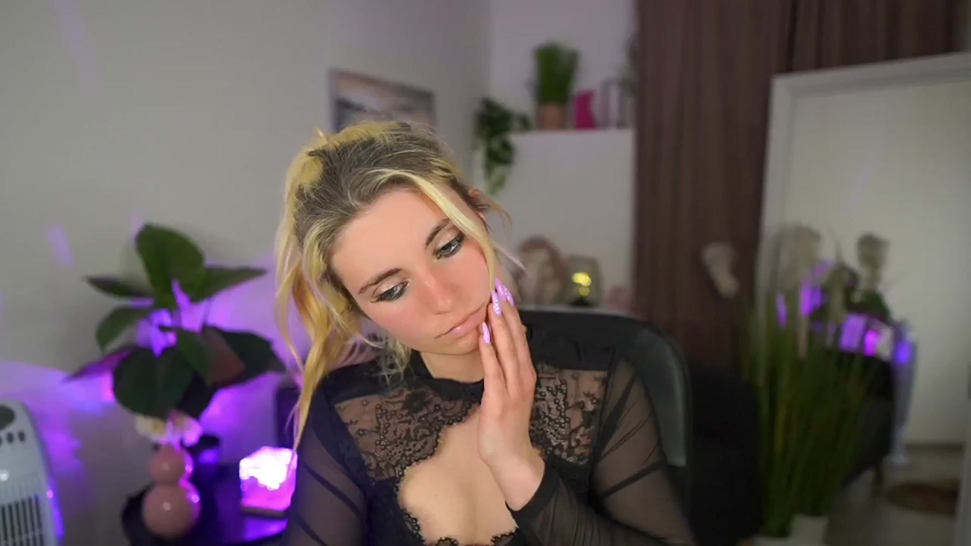 Gallery image thumbnail from Jetpearl74's myfreecams stream on, 04/30/2026, 23:02 image 12 of 20