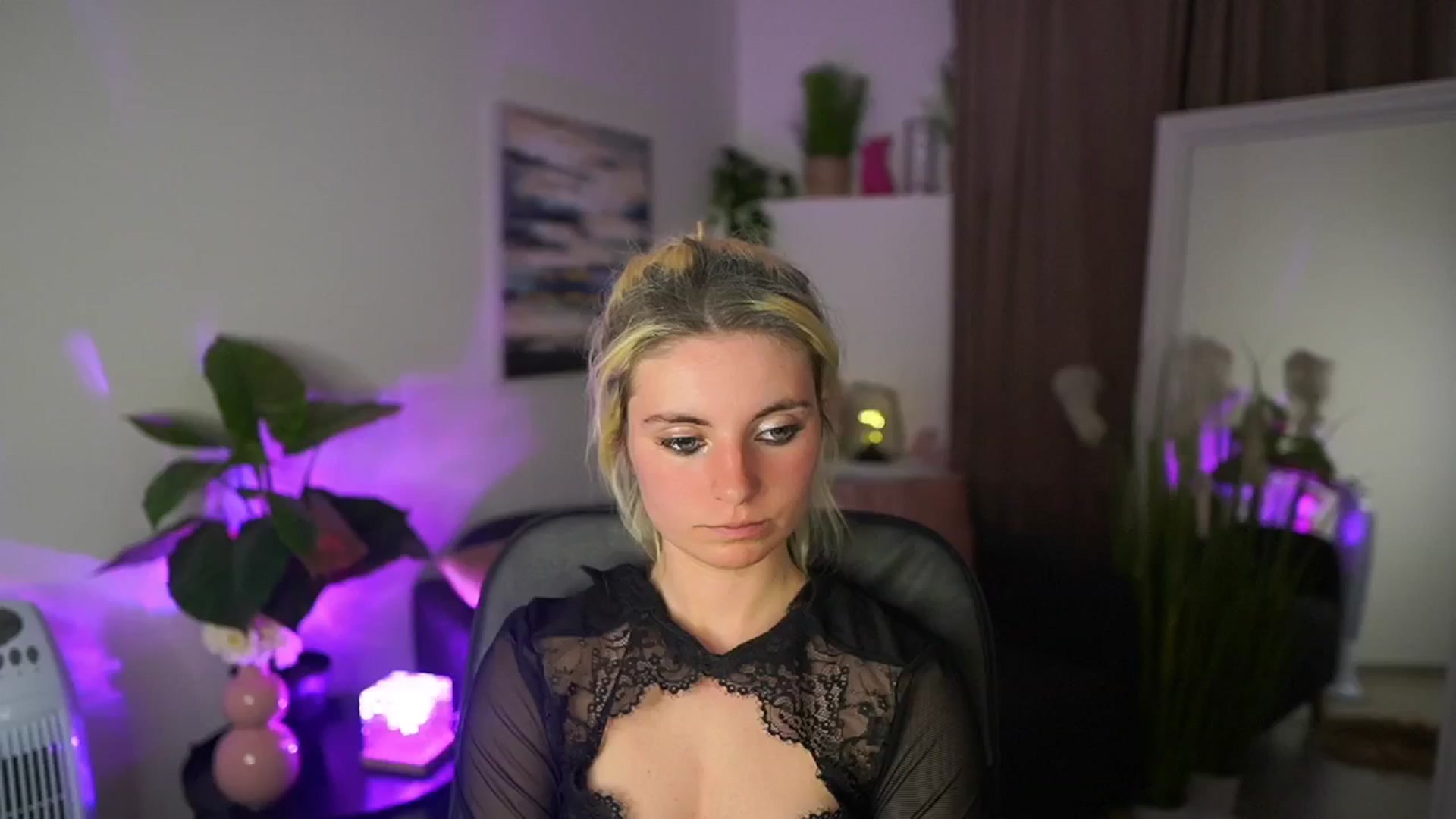 Gallery image thumbnail from Jetpearl74's myfreecams stream on, 04/30/2026, 23:02 image 1 of 20