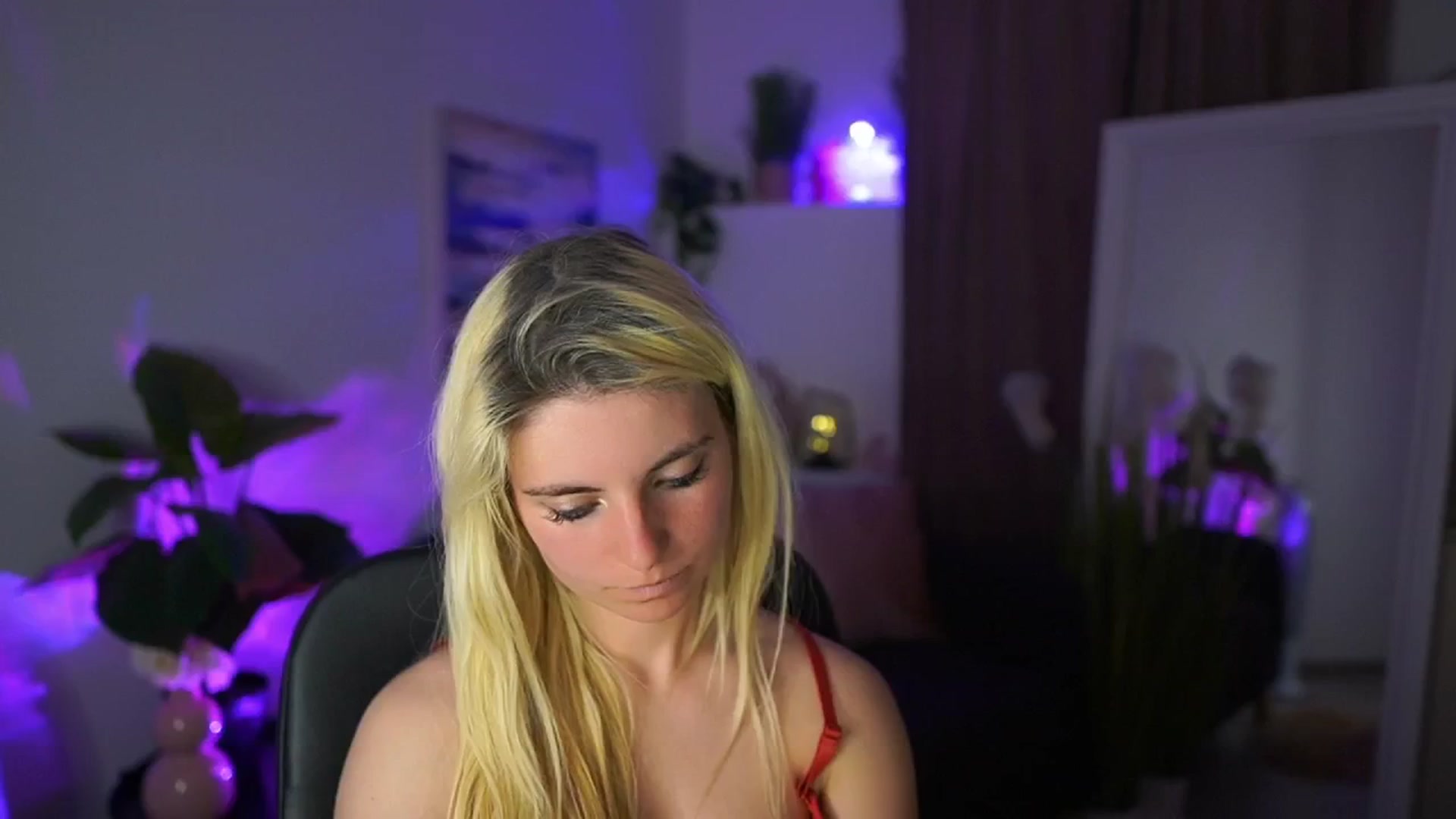 Gallery image thumbnail from Jetpearl74's myfreecams stream on, 05/03/2026, 22:57 image 20 of 20
