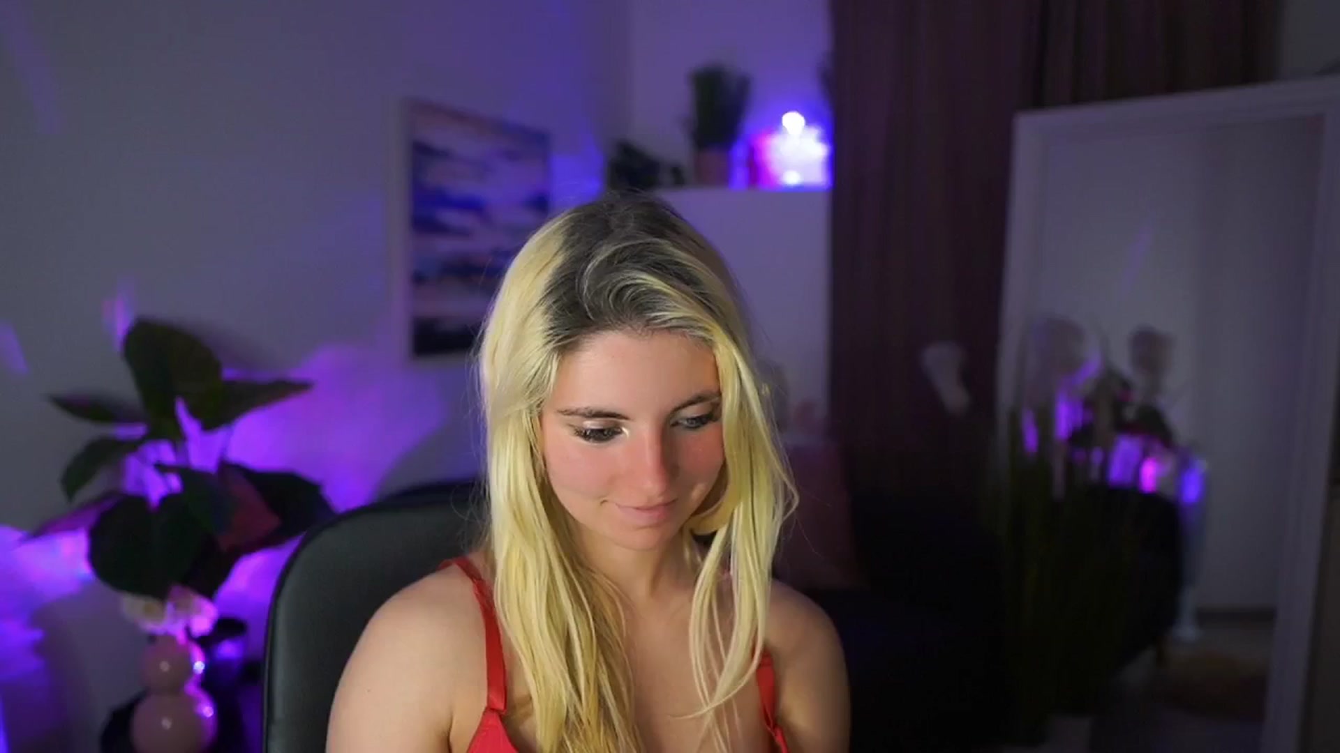 Gallery image thumbnail from Jetpearl74's myfreecams stream on, 05/03/2026, 22:57 image 19 of 20
