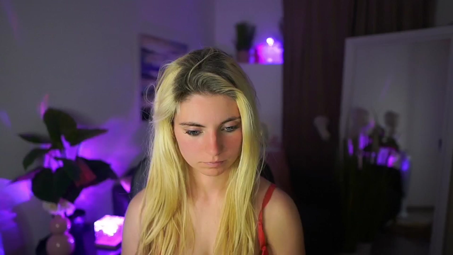 Gallery image thumbnail from Jetpearl74's myfreecams stream on, 05/04/2026, 24:51 image 18 of 20